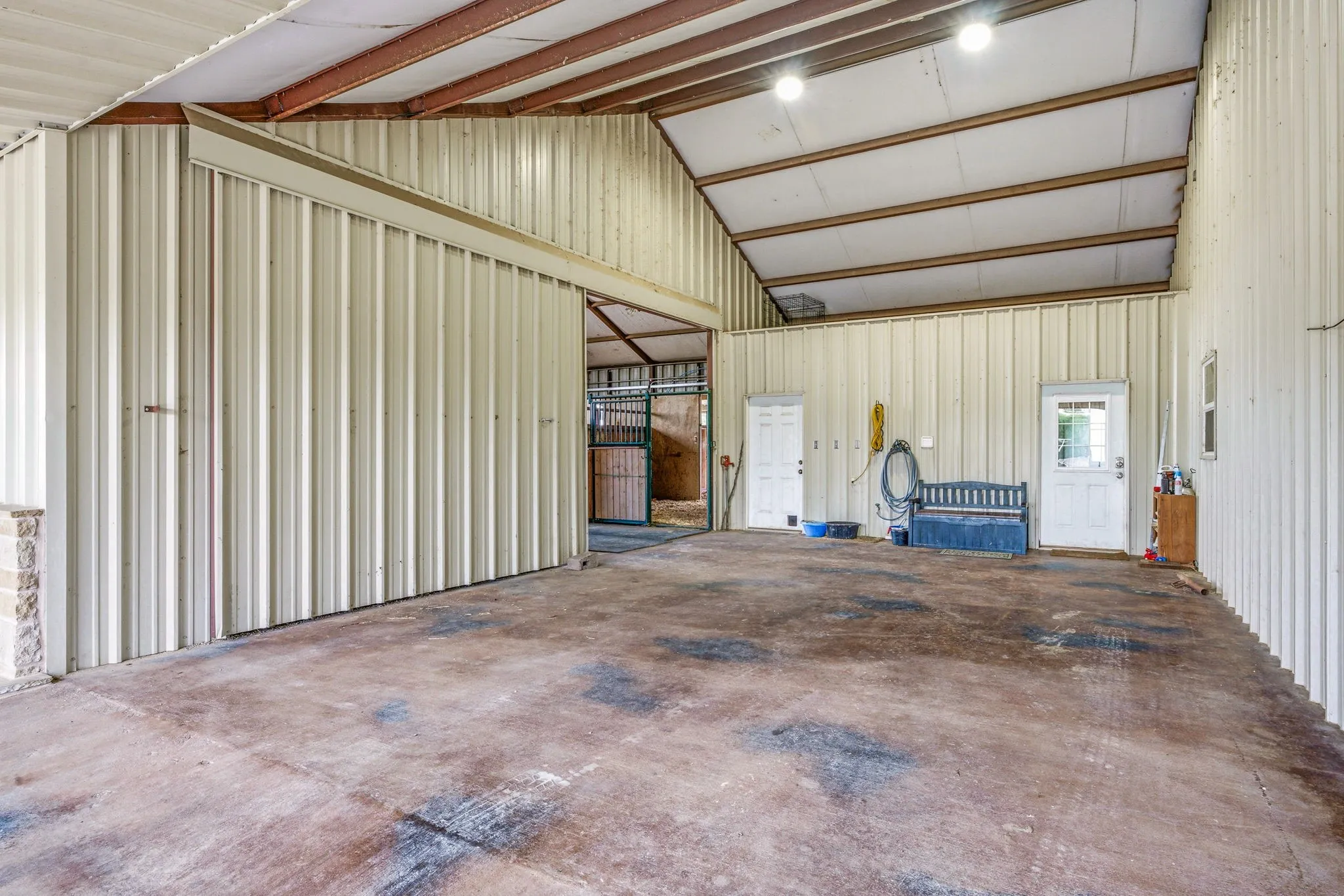 Single Family Residence For Sale in Erath County , 2400 Horsemans Drive, Stephenville, Texas 76401, 3 Bedroom, 3 Bathroom, Garage spaces, 1,756 Sqft, built in 2008, mls#21306202, Real Estate Agent in Stephenville, Homes For Sale in Erath county, Homes For Sale in Stephenville, Realtor in Stephenville Texas, Real Estate Brokerage Independent Realty Texas, Luminita Cordes Realtor
