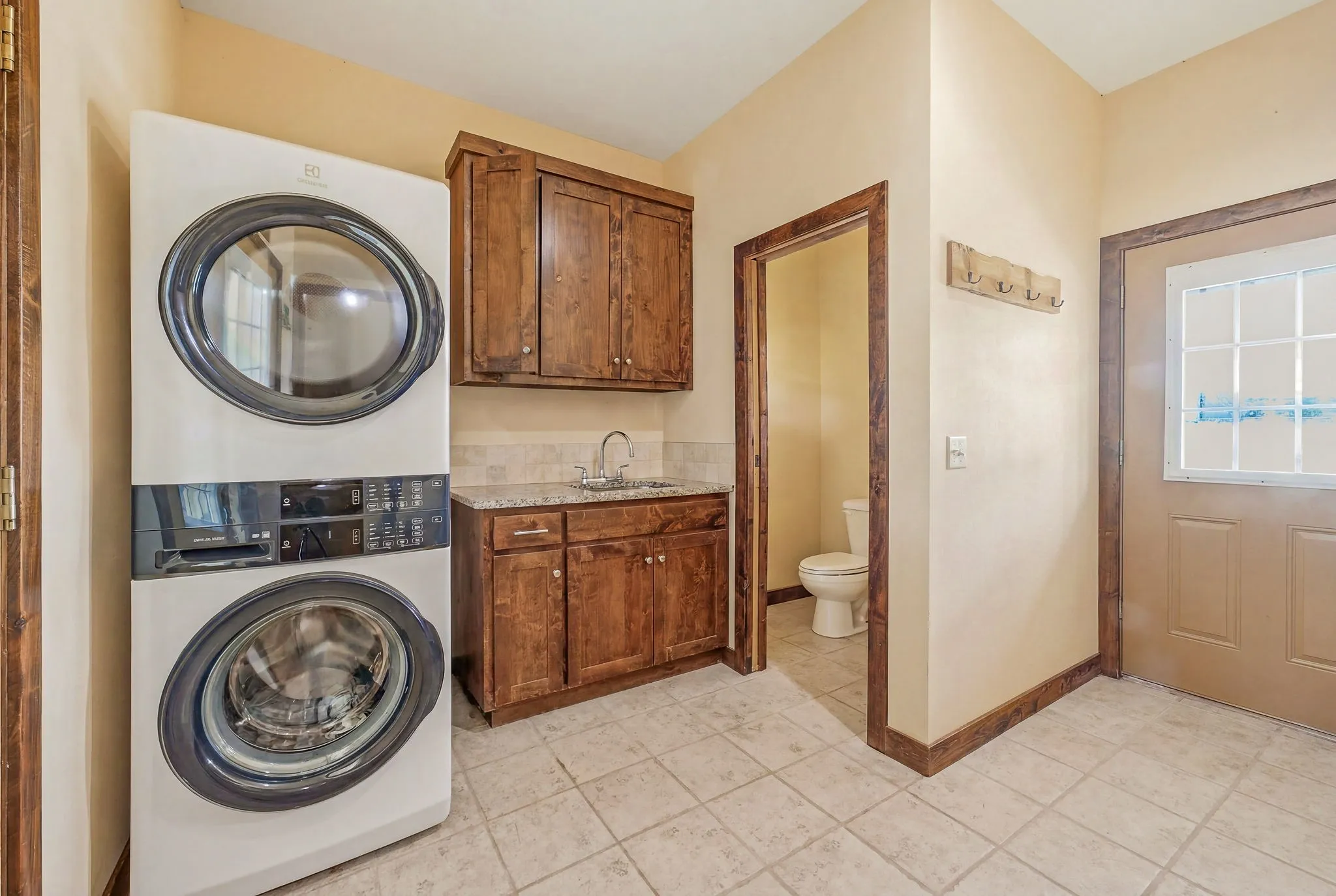 Single Family Residence For Sale in Erath County , 2400 Horsemans Drive, Stephenville, Texas 76401, 3 Bedroom, 3 Bathroom, Garage spaces, 1,756 Sqft, built in 2008, mls#21306202, Real Estate Agent in Stephenville, Homes For Sale in Erath county, Homes For Sale in Stephenville, Realtor in Stephenville Texas, Real Estate Brokerage Independent Realty Texas, Luminita Cordes Realtor