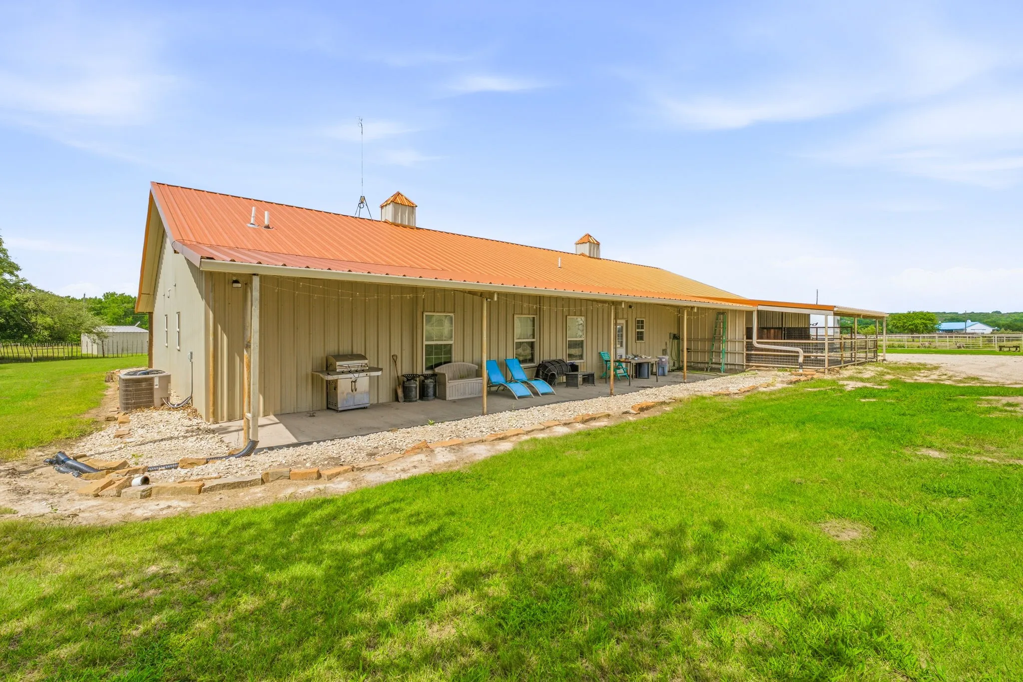 Single Family Residence For Sale in Erath County , 2400 Horsemans Drive, Stephenville, Texas 76401, 3 Bedroom, 3 Bathroom, Garage spaces, 1,756 Sqft, built in 2008, mls#21306202, Real Estate Agent in Stephenville, Homes For Sale in Erath county, Homes For Sale in Stephenville, Realtor in Stephenville Texas, Real Estate Brokerage Independent Realty Texas, Luminita Cordes Realtor