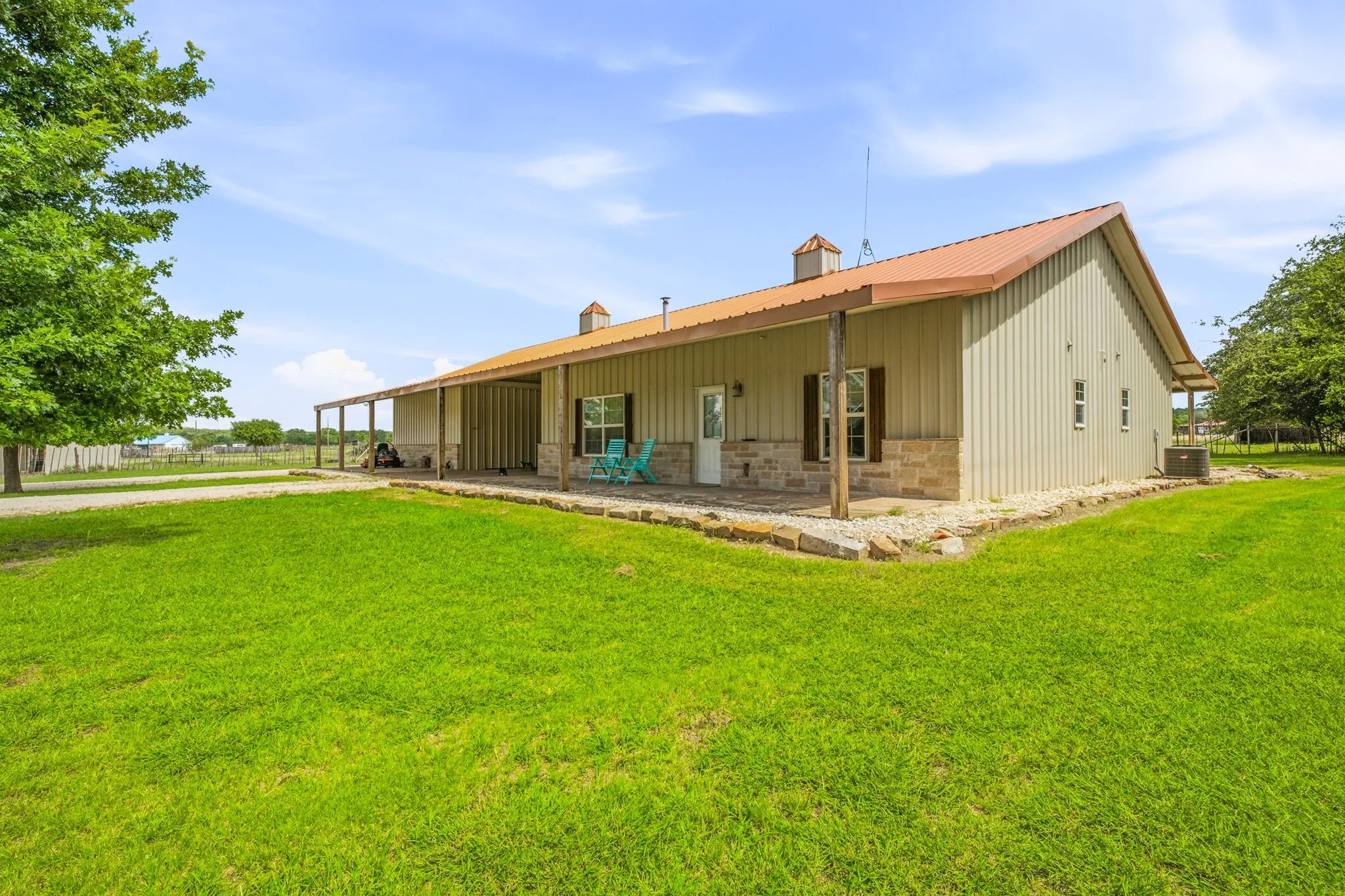 Single Family Residence For Sale in Erath County , 2400 Horsemans Drive, Stephenville, Texas 76401, 3 Bedroom, 3 Bathroom, Garage spaces, 1,756 Sqft, built in 2008, mls#21306202, Real Estate Agent in Stephenville, Homes For Sale in Erath county, Homes For Sale in Stephenville, Realtor in Stephenville Texas, Real Estate Brokerage Independent Realty Texas, Luminita Cordes Realtor