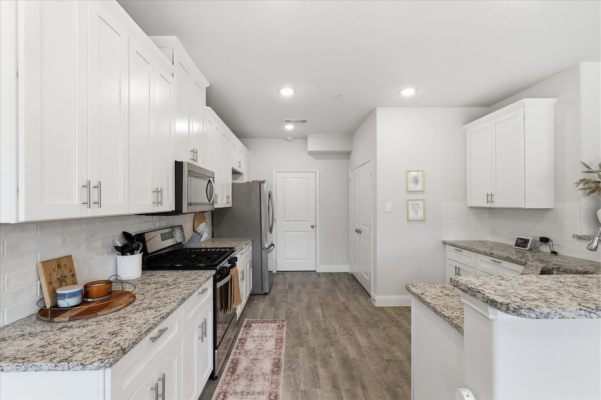 Townhouse For Sale in Denton County , 600 Hutchinson Lane, Lewisville, Texas 75077, 3 Bedroom, 3 Bathroom, 2 Garage spaces, 1,936 Sqft, built in 2022, mls#21310829, Real Estate Agent in Lewisville, Homes For Sale in Denton county, Homes For Sale in Lewisville, Realtor in Lewisville Texas, Real Estate Brokerage Independent Realty Texas, Luminita Cordes Realtor