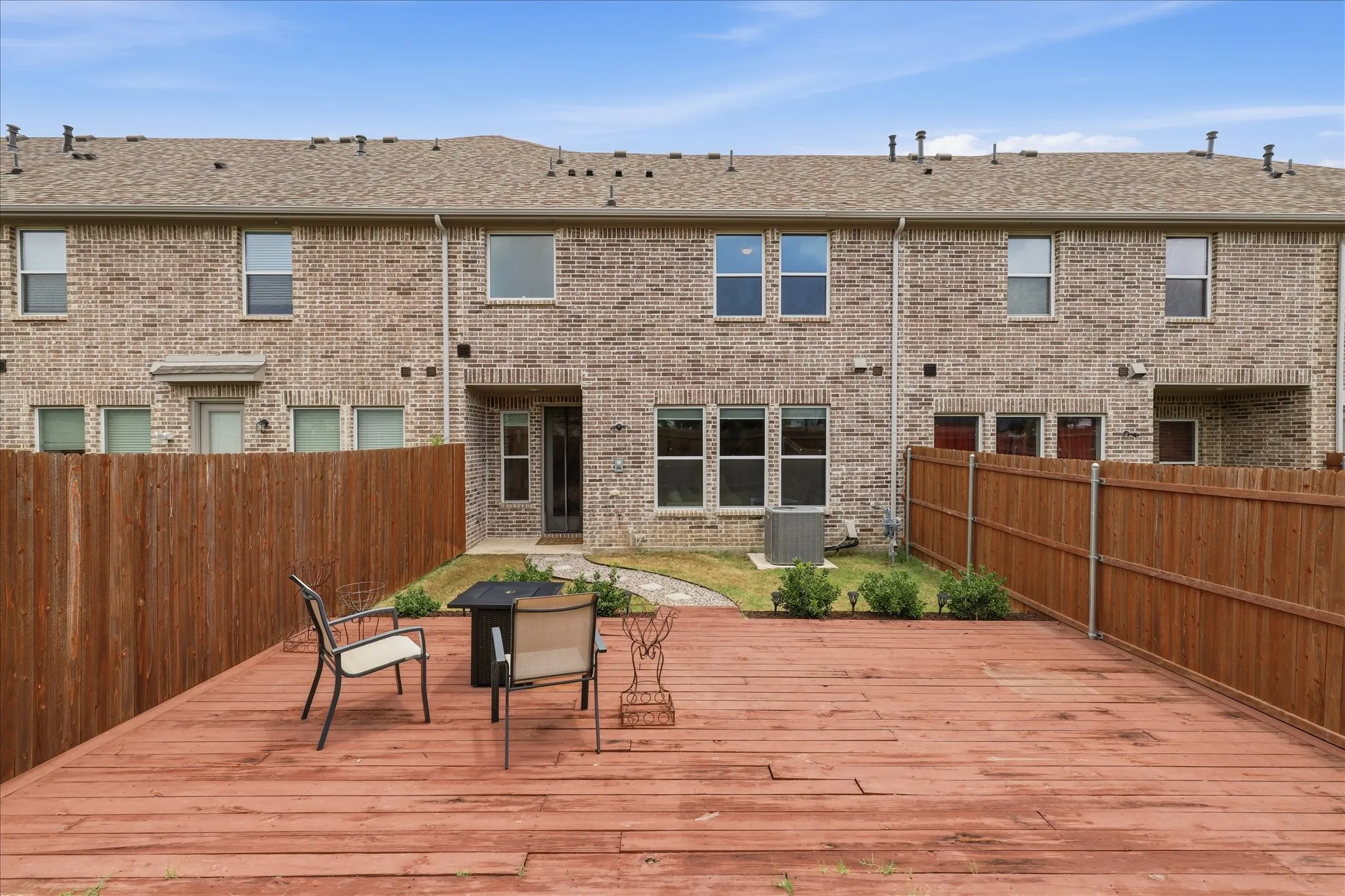 Townhouse For Sale in Denton County , 600 Hutchinson Lane, Lewisville, Texas 75077, 3 Bedroom, 3 Bathroom, 2 Garage spaces, 1,936 Sqft, built in 2022, mls#21310829, Real Estate Agent in Lewisville, Homes For Sale in Denton county, Homes For Sale in Lewisville, Realtor in Lewisville Texas, Real Estate Brokerage Independent Realty Texas, Luminita Cordes Realtor