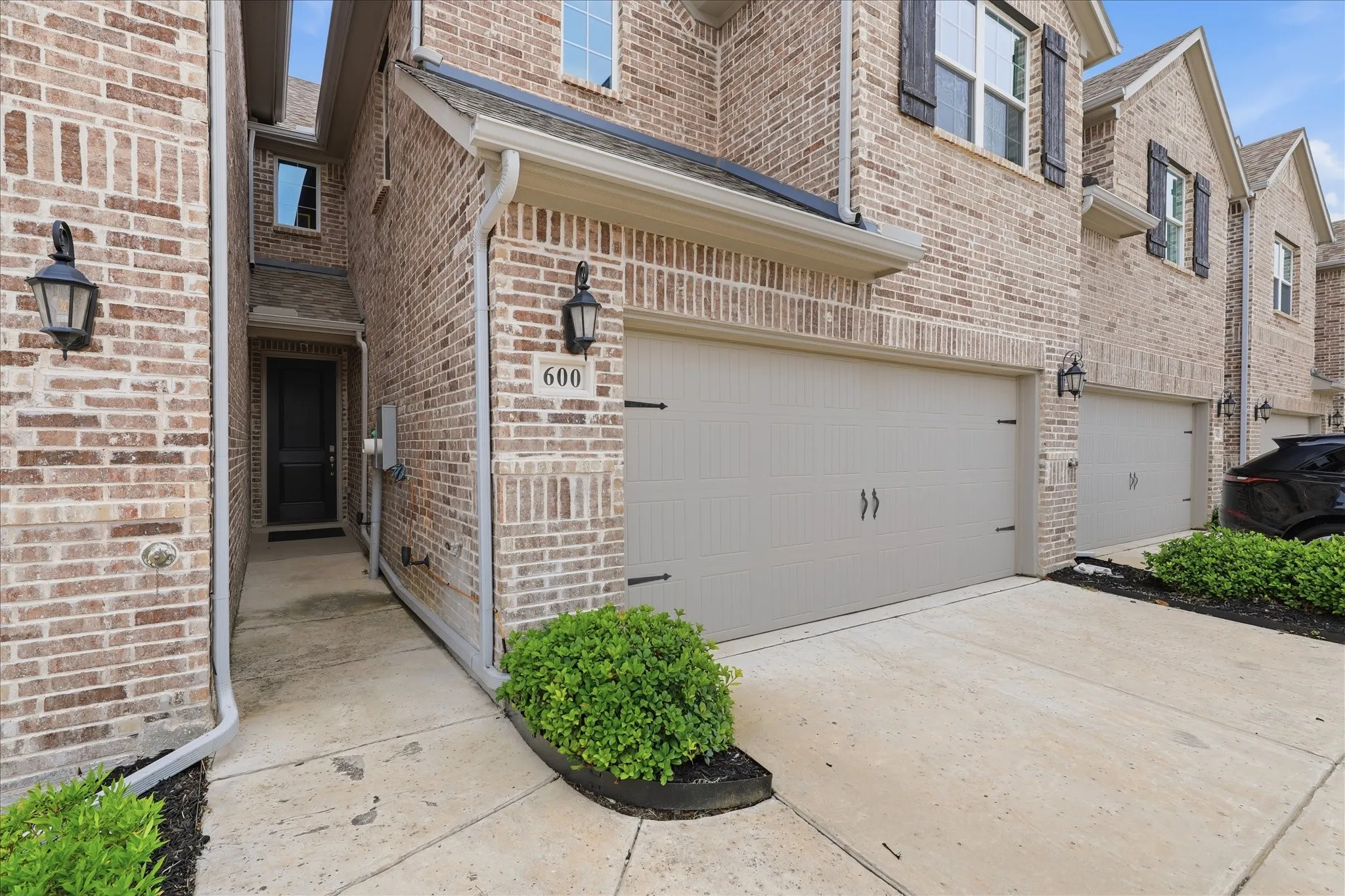Townhouse For Sale in Denton County , 600 Hutchinson Lane, Lewisville, Texas 75077, 3 Bedroom, 3 Bathroom, 2 Garage spaces, 1,936 Sqft, built in 2022, mls#21310829, Real Estate Agent in Lewisville, Homes For Sale in Denton county, Homes For Sale in Lewisville, Realtor in Lewisville Texas, Real Estate Brokerage Independent Realty Texas, Luminita Cordes Realtor