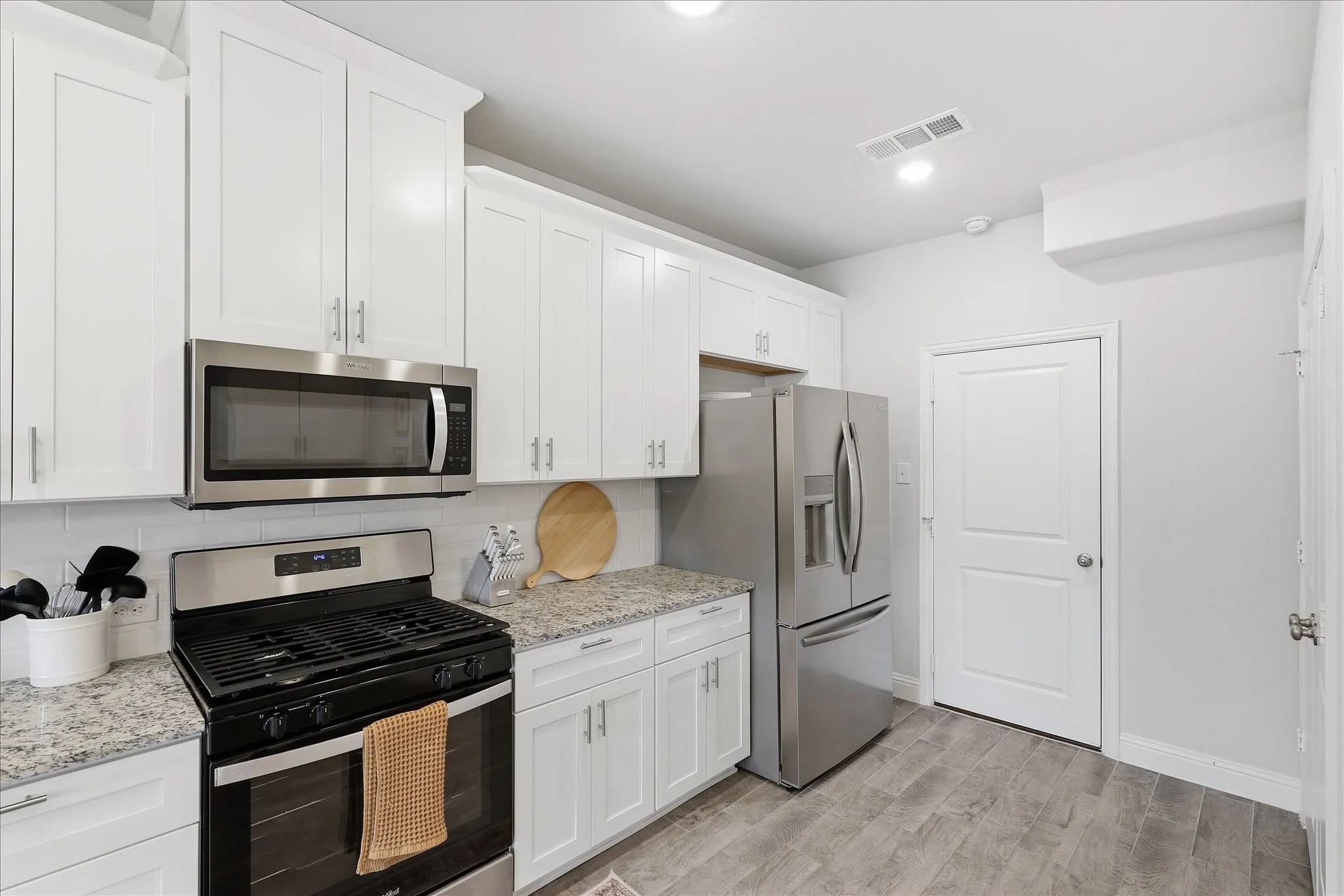 Townhouse For Sale in Denton County , 600 Hutchinson Lane, Lewisville, Texas 75077, 3 Bedroom, 3 Bathroom, 2 Garage spaces, 1,936 Sqft, built in 2022, mls#21310829, Real Estate Agent in Lewisville, Homes For Sale in Denton county, Homes For Sale in Lewisville, Realtor in Lewisville Texas, Real Estate Brokerage Independent Realty Texas, Luminita Cordes Realtor