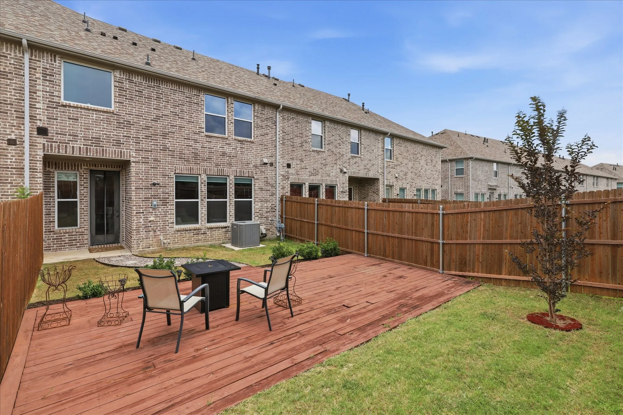 Townhouse For Sale in Denton County , 600 Hutchinson Lane, Lewisville, Texas 75077, 3 Bedroom, 3 Bathroom, 2 Garage spaces, 1,936 Sqft, built in 2022, mls#21310829, Real Estate Agent in Lewisville, Homes For Sale in Denton county, Homes For Sale in Lewisville, Realtor in Lewisville Texas, Real Estate Brokerage Independent Realty Texas, Luminita Cordes Realtor