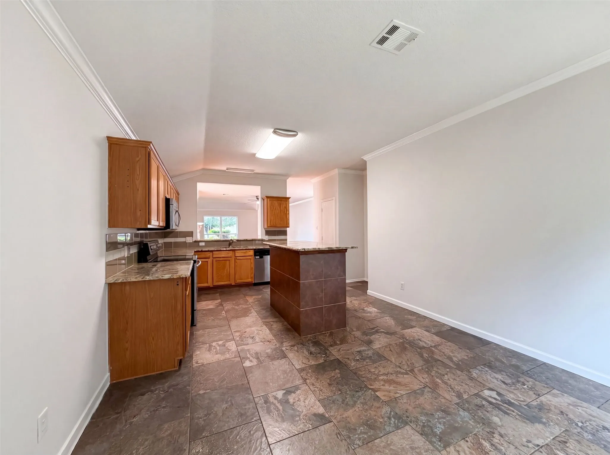 Single Family Residence For Sale in Collin County , 2324 Glenhaven Drive, Mc Kinney, Texas 75071, 3 Bedroom, 2 Bathroom, 2 Garage spaces, 1,728 Sqft, built in 2002, mls#21312666, Real Estate Agent in Mc Kinney, Homes For Sale in Collin county, Homes For Sale in Mc Kinney, Realtor in Mc Kinney Texas, Real Estate Brokerage Independent Realty Texas, Luminita Cordes Realtor