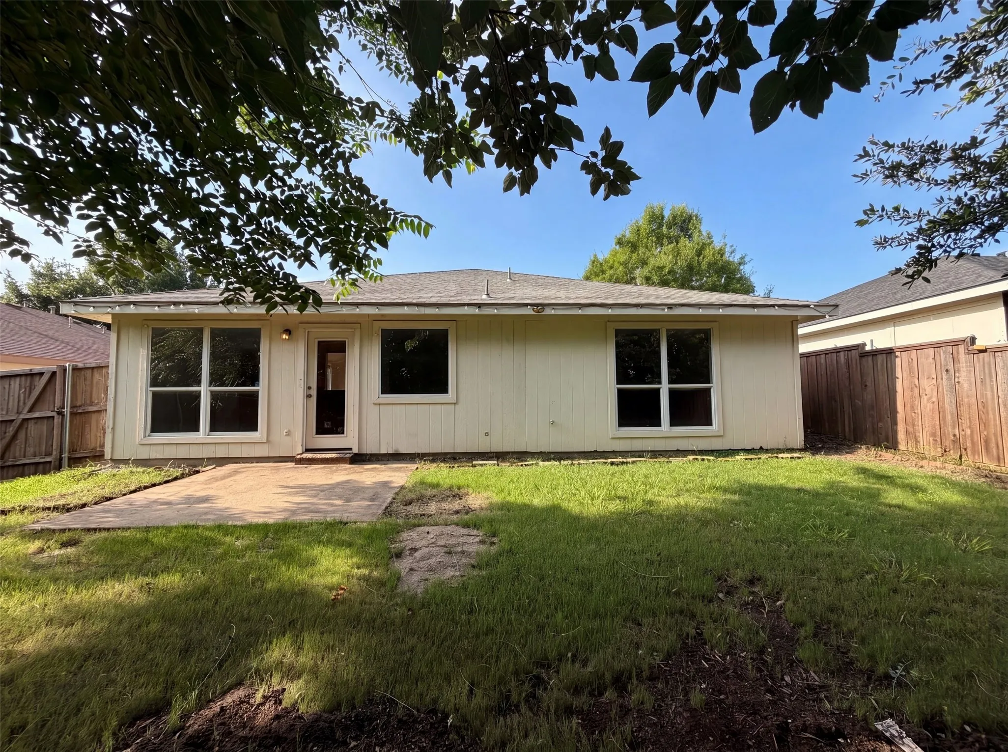 Single Family Residence For Sale in Collin County , 2324 Glenhaven Drive, Mc Kinney, Texas 75071, 3 Bedroom, 2 Bathroom, 2 Garage spaces, 1,728 Sqft, built in 2002, mls#21312666, Real Estate Agent in Mc Kinney, Homes For Sale in Collin county, Homes For Sale in Mc Kinney, Realtor in Mc Kinney Texas, Real Estate Brokerage Independent Realty Texas, Luminita Cordes Realtor