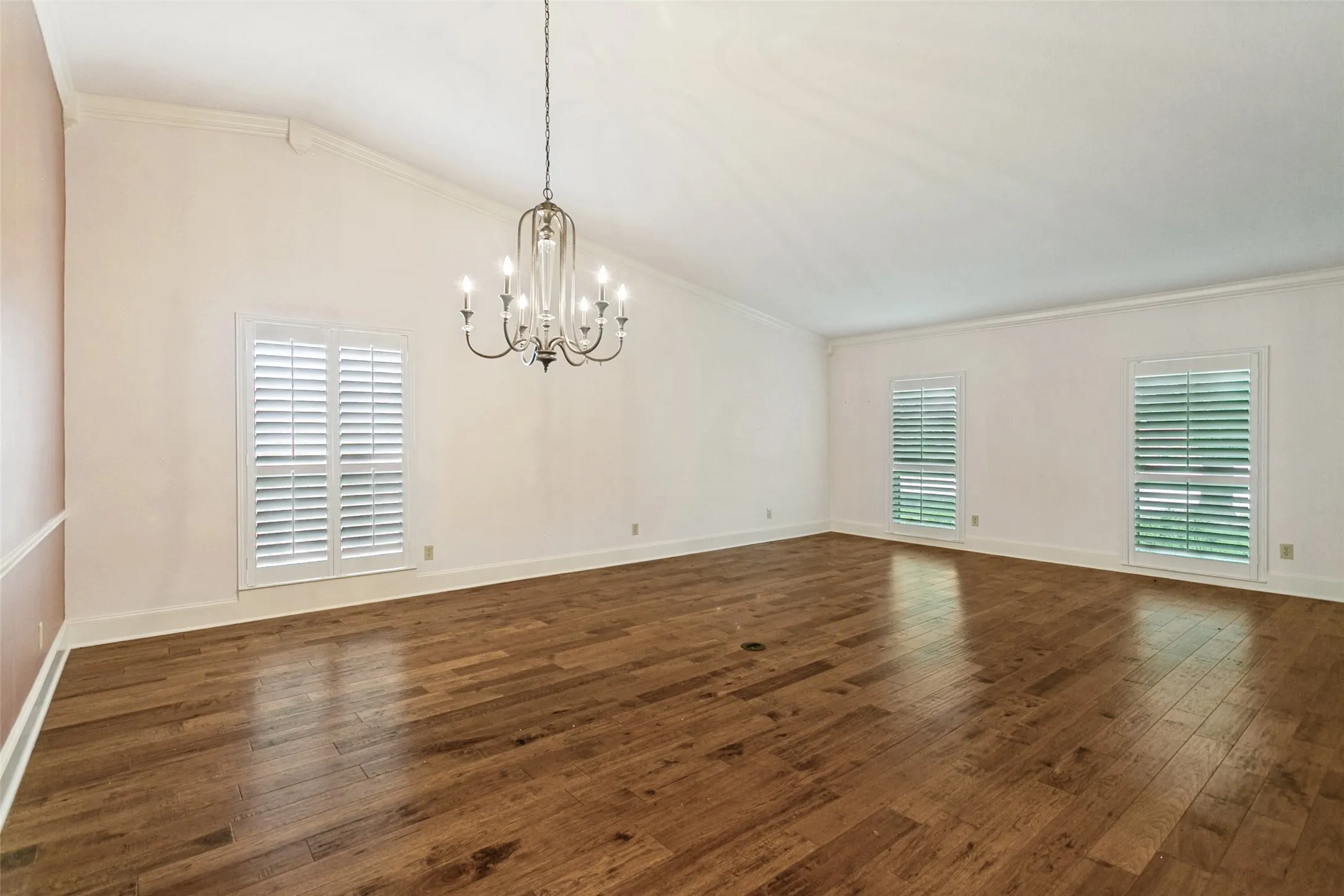Single Family Residence For Sale in Collin County , 1401 Windy Meadow Drive, Plano, Texas 75023, 4 Bedroom, 2 Bathroom, Garage spaces, 2,550 Sqft, built in 1974, mls#21312241, Real Estate Agent in Plano, Homes For Sale in Collin county, Homes For Sale in Plano, Realtor in Plano Texas, Real Estate Brokerage Independent Realty Texas, Luminita Cordes Realtor