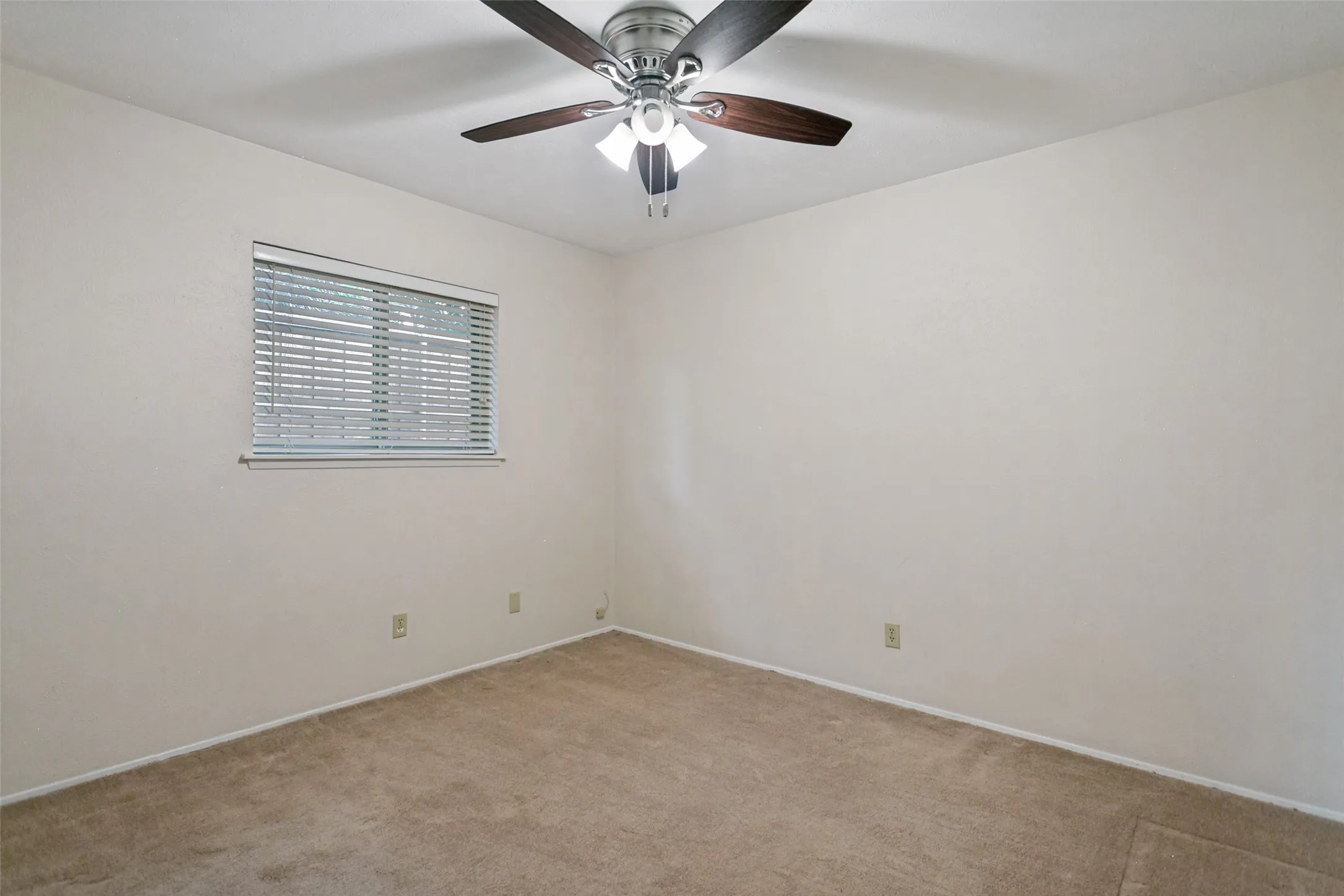 Single Family Residence For Sale in Collin County , 1401 Windy Meadow Drive, Plano, Texas 75023, 4 Bedroom, 2 Bathroom, Garage spaces, 2,550 Sqft, built in 1974, mls#21312241, Real Estate Agent in Plano, Homes For Sale in Collin county, Homes For Sale in Plano, Realtor in Plano Texas, Real Estate Brokerage Independent Realty Texas, Luminita Cordes Realtor