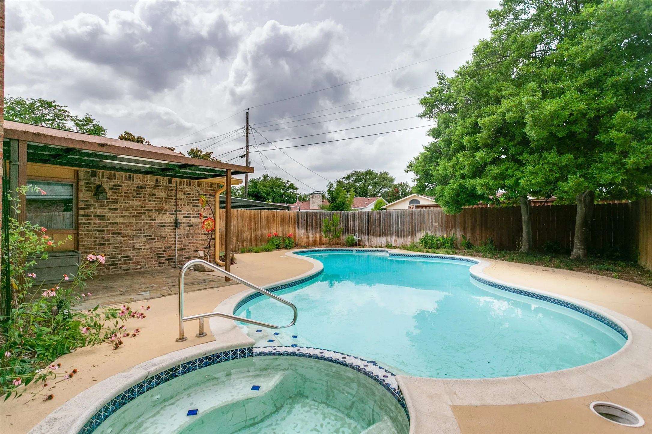 Single Family Residence For Sale in Collin County , 1401 Windy Meadow Drive, Plano, Texas 75023, 4 Bedroom, 2 Bathroom, Garage spaces, 2,550 Sqft, built in 1974, mls#21312241, Real Estate Agent in Plano, Homes For Sale in Collin county, Homes For Sale in Plano, Realtor in Plano Texas, Real Estate Brokerage Independent Realty Texas, Luminita Cordes Realtor