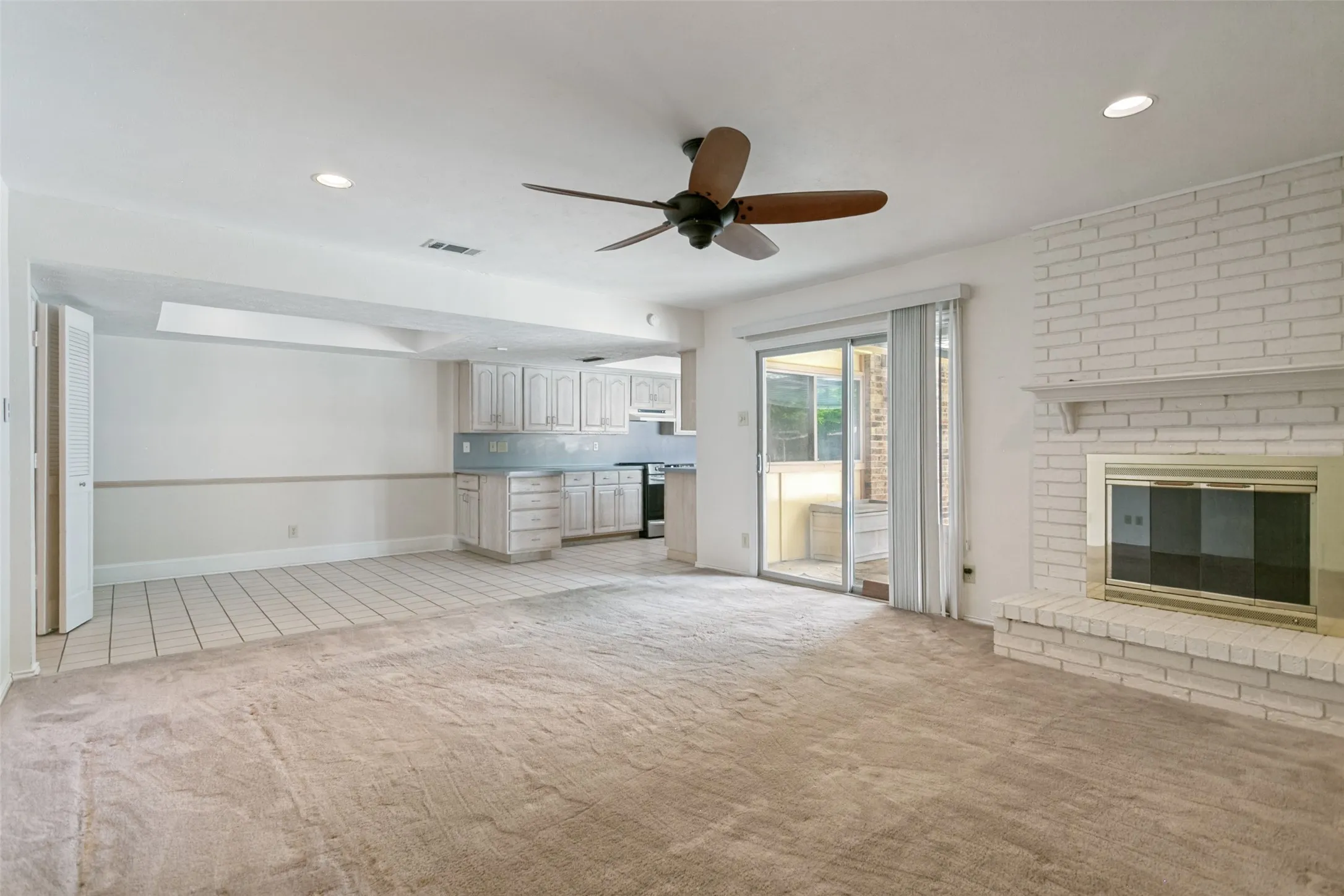 Single Family Residence For Sale in Collin County , 1401 Windy Meadow Drive, Plano, Texas 75023, 4 Bedroom, 2 Bathroom, Garage spaces, 2,550 Sqft, built in 1974, mls#21312241, Real Estate Agent in Plano, Homes For Sale in Collin county, Homes For Sale in Plano, Realtor in Plano Texas, Real Estate Brokerage Independent Realty Texas, Luminita Cordes Realtor