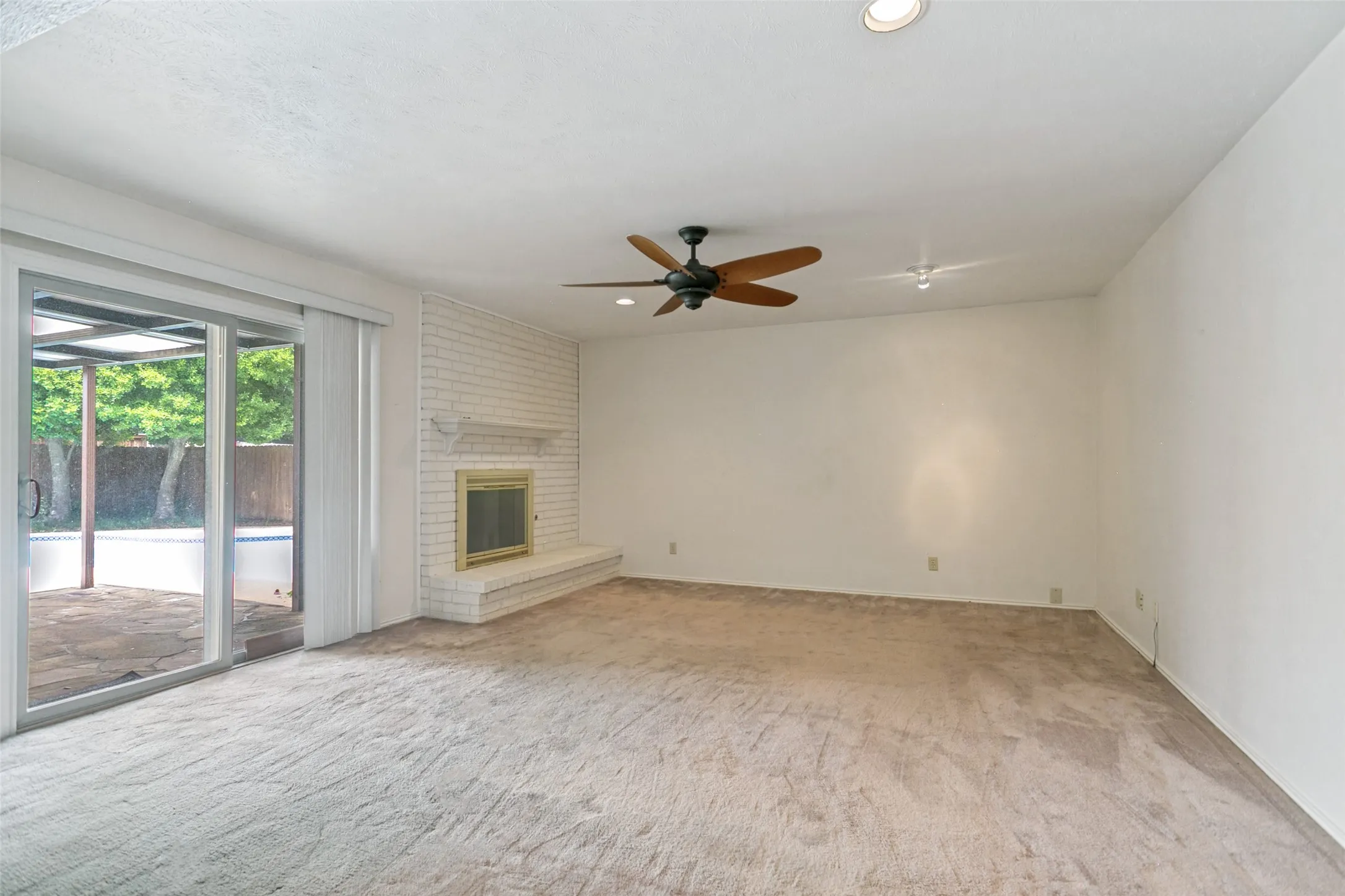 Single Family Residence For Sale in Collin County , 1401 Windy Meadow Drive, Plano, Texas 75023, 4 Bedroom, 2 Bathroom, Garage spaces, 2,550 Sqft, built in 1974, mls#21312241, Real Estate Agent in Plano, Homes For Sale in Collin county, Homes For Sale in Plano, Realtor in Plano Texas, Real Estate Brokerage Independent Realty Texas, Luminita Cordes Realtor