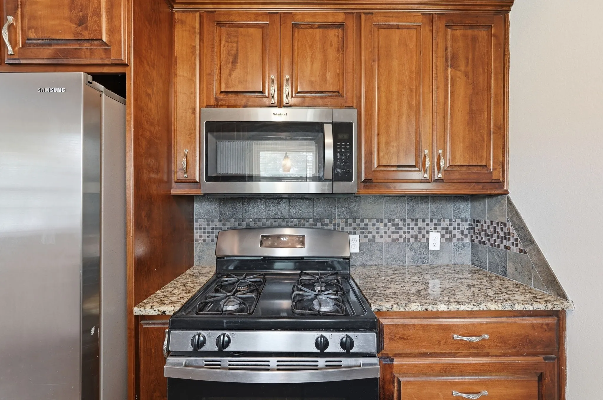 Single Family Residence For Sale in Tarrant County , 760 Oakwood Avenue, Hurst, Texas 76053, 5 Bedroom, 2 Bathroom, Garage spaces, 1,592 Sqft, built in 1961, mls#21310571, Real Estate Agent in Hurst, Homes For Sale in Tarrant county, Homes For Sale in Hurst, Realtor in Hurst Texas, Real Estate Brokerage Independent Realty Texas, Luminita Cordes Realtor
