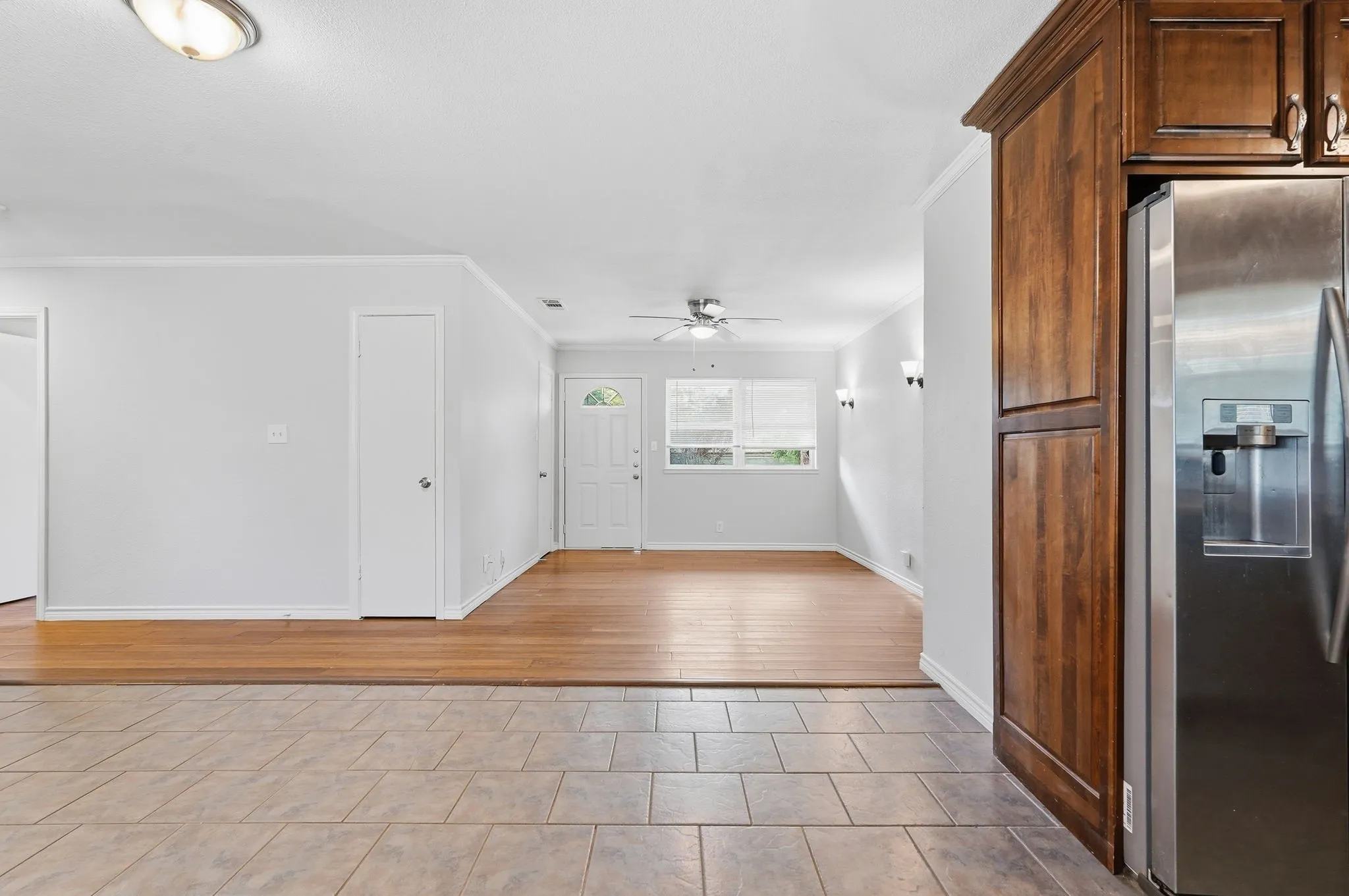 Single Family Residence For Sale in Tarrant County , 760 Oakwood Avenue, Hurst, Texas 76053, 5 Bedroom, 2 Bathroom, Garage spaces, 1,592 Sqft, built in 1961, mls#21310571, Real Estate Agent in Hurst, Homes For Sale in Tarrant county, Homes For Sale in Hurst, Realtor in Hurst Texas, Real Estate Brokerage Independent Realty Texas, Luminita Cordes Realtor