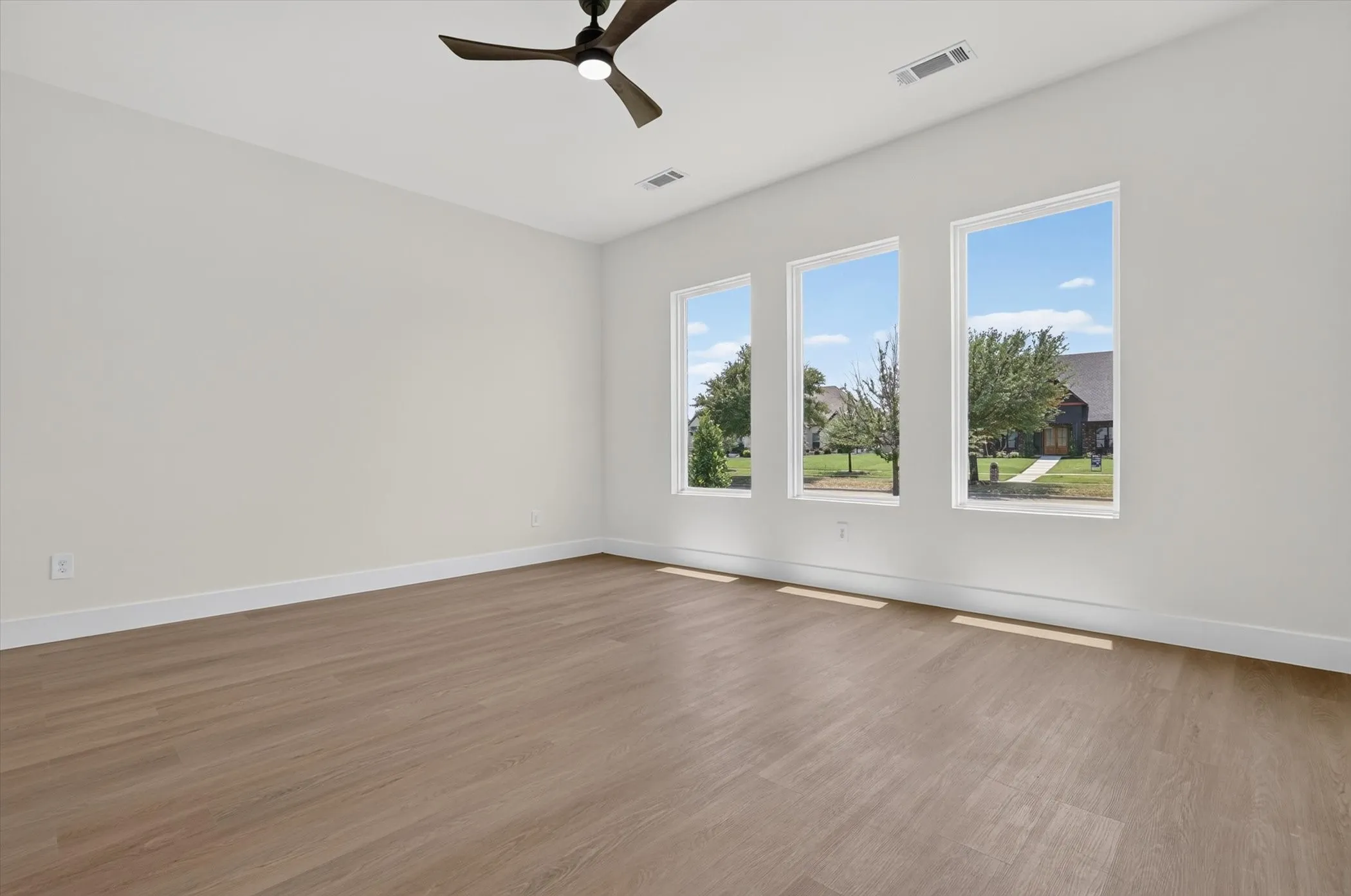 Single Family Residence For Sale in Kaufman County , 1008 Devonshire Drive N, Forney, Texas 75126, 5 Bedroom, 4 Bathroom, 2 Garage spaces, 3,272 Sqft, built in 2026, mls#21309607, Real Estate Agent in Forney, Homes For Sale in Kaufman county, Homes For Sale in Forney, Realtor in Forney Texas, Real Estate Brokerage Independent Realty Texas, Luminita Cordes Realtor