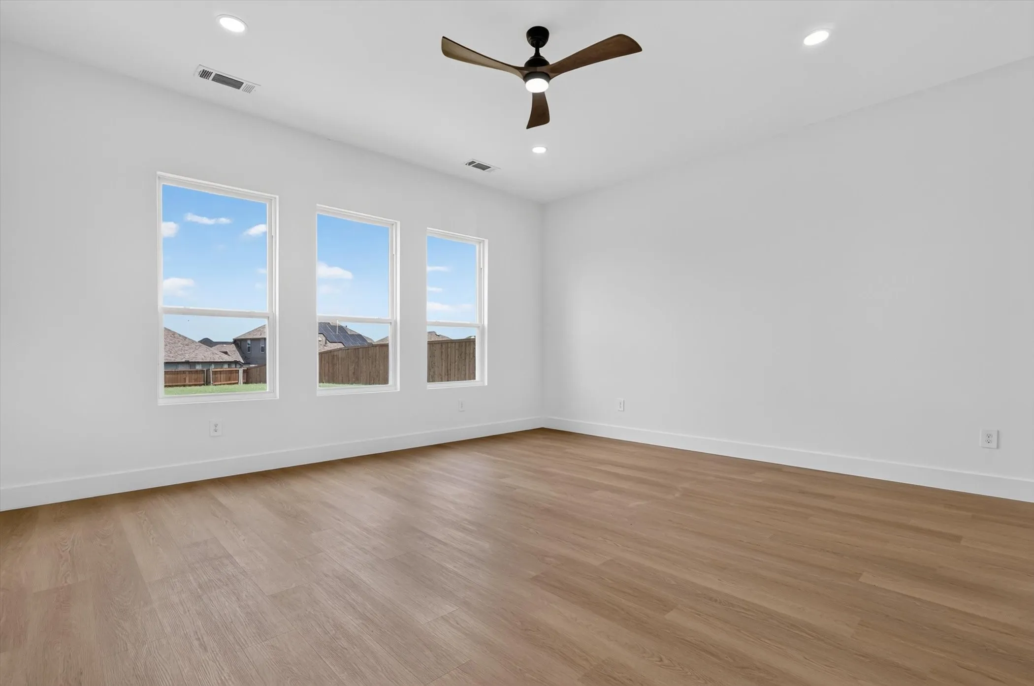 Single Family Residence For Sale in Kaufman County , 1008 Devonshire Drive N, Forney, Texas 75126, 5 Bedroom, 4 Bathroom, 2 Garage spaces, 3,272 Sqft, built in 2026, mls#21309607, Real Estate Agent in Forney, Homes For Sale in Kaufman county, Homes For Sale in Forney, Realtor in Forney Texas, Real Estate Brokerage Independent Realty Texas, Luminita Cordes Realtor