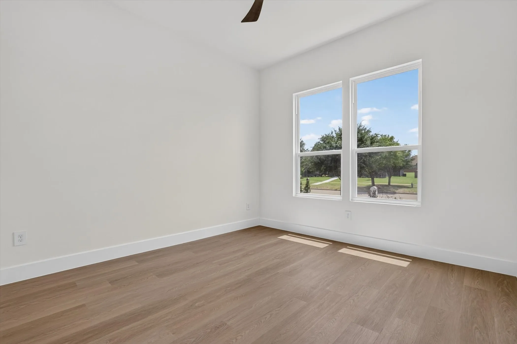 Single Family Residence For Sale in Kaufman County , 1008 Devonshire Drive N, Forney, Texas 75126, 5 Bedroom, 4 Bathroom, 2 Garage spaces, 3,272 Sqft, built in 2026, mls#21309607, Real Estate Agent in Forney, Homes For Sale in Kaufman county, Homes For Sale in Forney, Realtor in Forney Texas, Real Estate Brokerage Independent Realty Texas, Luminita Cordes Realtor