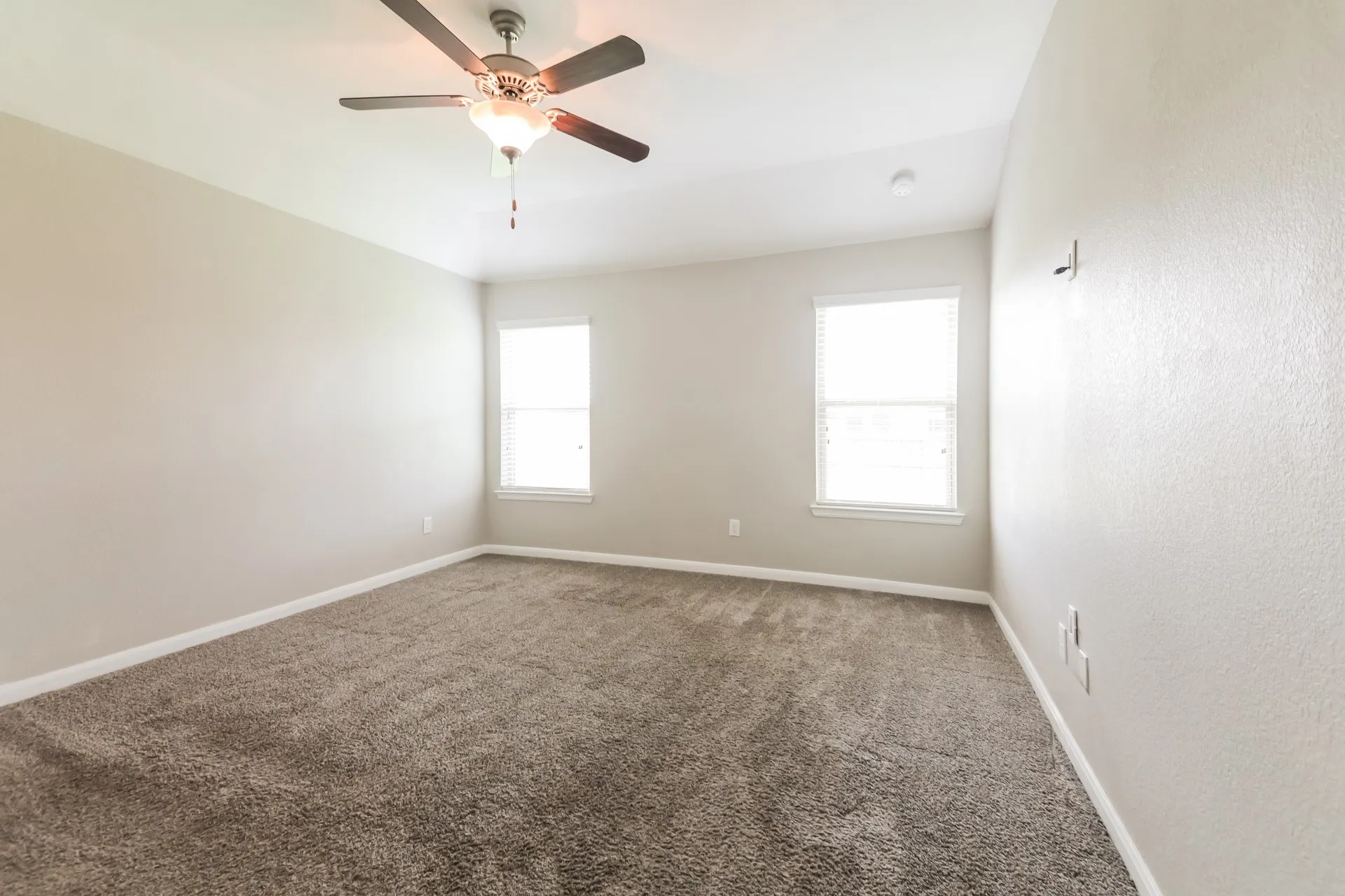 Single Family Residence For Sale in Kaufman County , 116 Caddo Lake Court, Forney, Texas 75126, 3 Bedroom, 3 Bathroom, 2 Garage spaces, 2,296 Sqft, built in 2018, mls#21311089, Real Estate Agent in Forney, Homes For Sale in Kaufman county, Homes For Sale in Forney, Realtor in Forney Texas, Real Estate Brokerage Independent Realty Texas, Luminita Cordes Realtor