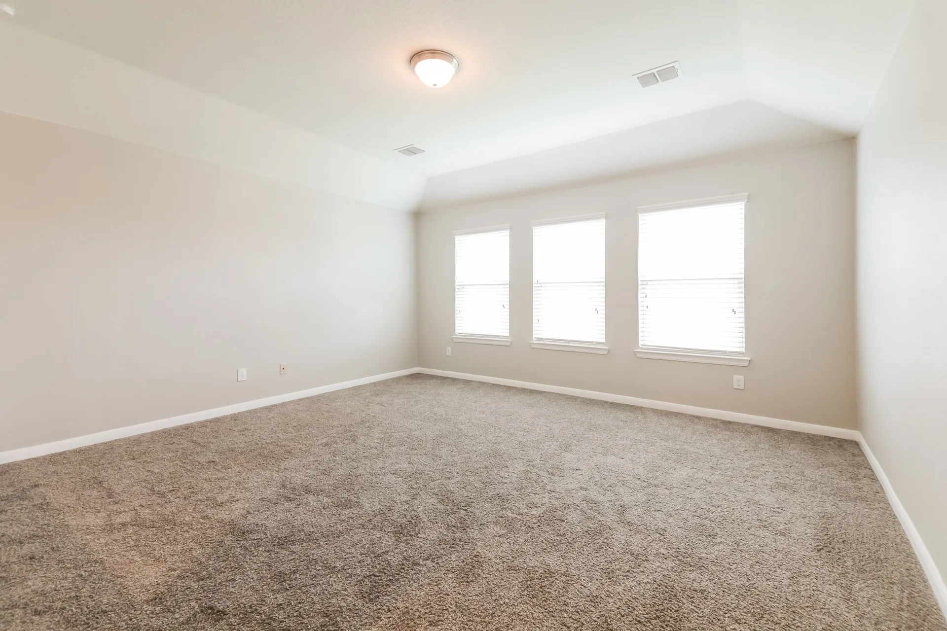 Single Family Residence For Sale in Kaufman County , 116 Caddo Lake Court, Forney, Texas 75126, 3 Bedroom, 3 Bathroom, 2 Garage spaces, 2,296 Sqft, built in 2018, mls#21311089, Real Estate Agent in Forney, Homes For Sale in Kaufman county, Homes For Sale in Forney, Realtor in Forney Texas, Real Estate Brokerage Independent Realty Texas, Luminita Cordes Realtor