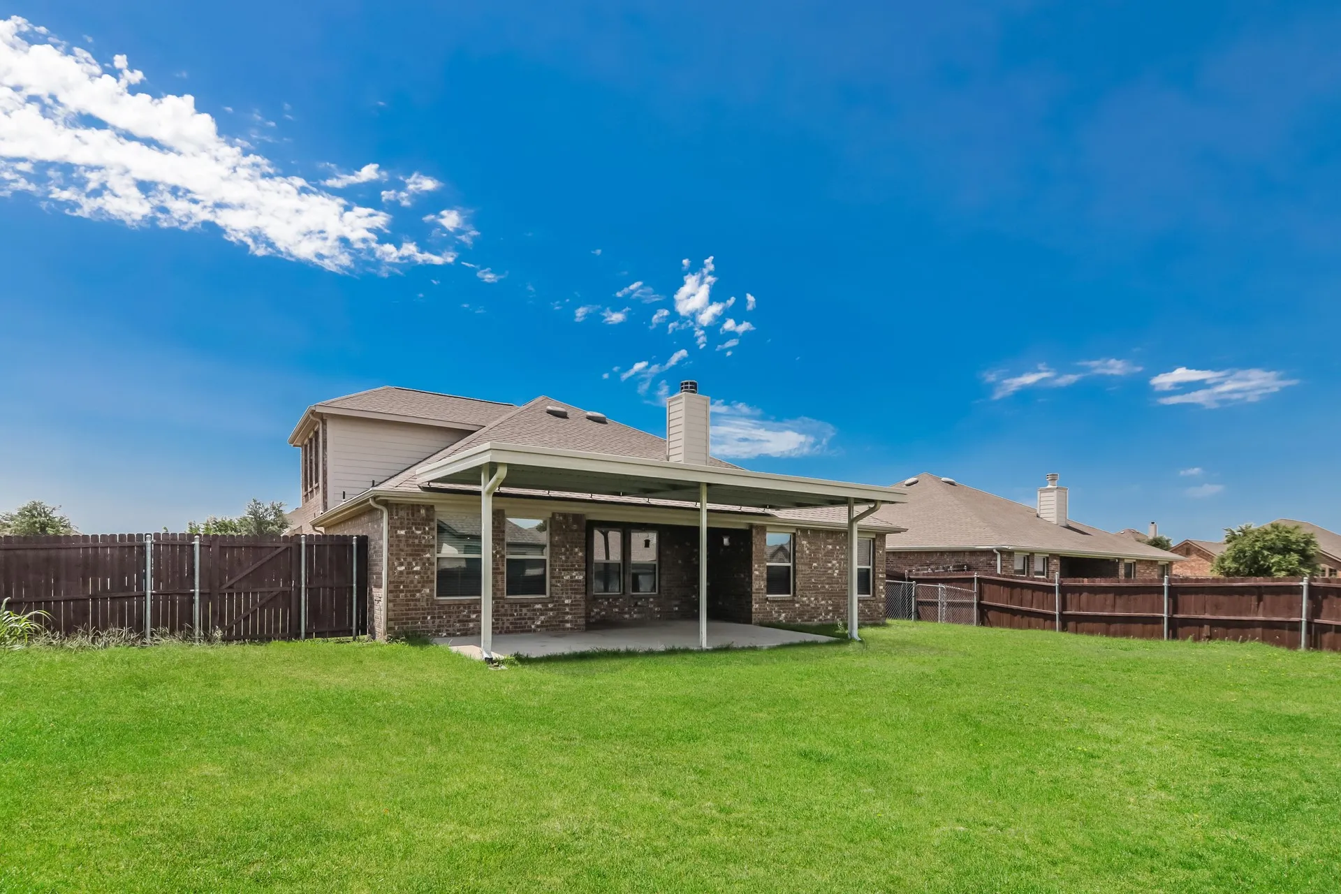 Single Family Residence For Sale in Kaufman County , 116 Caddo Lake Court, Forney, Texas 75126, 3 Bedroom, 3 Bathroom, 2 Garage spaces, 2,296 Sqft, built in 2018, mls#21311089, Real Estate Agent in Forney, Homes For Sale in Kaufman county, Homes For Sale in Forney, Realtor in Forney Texas, Real Estate Brokerage Independent Realty Texas, Luminita Cordes Realtor