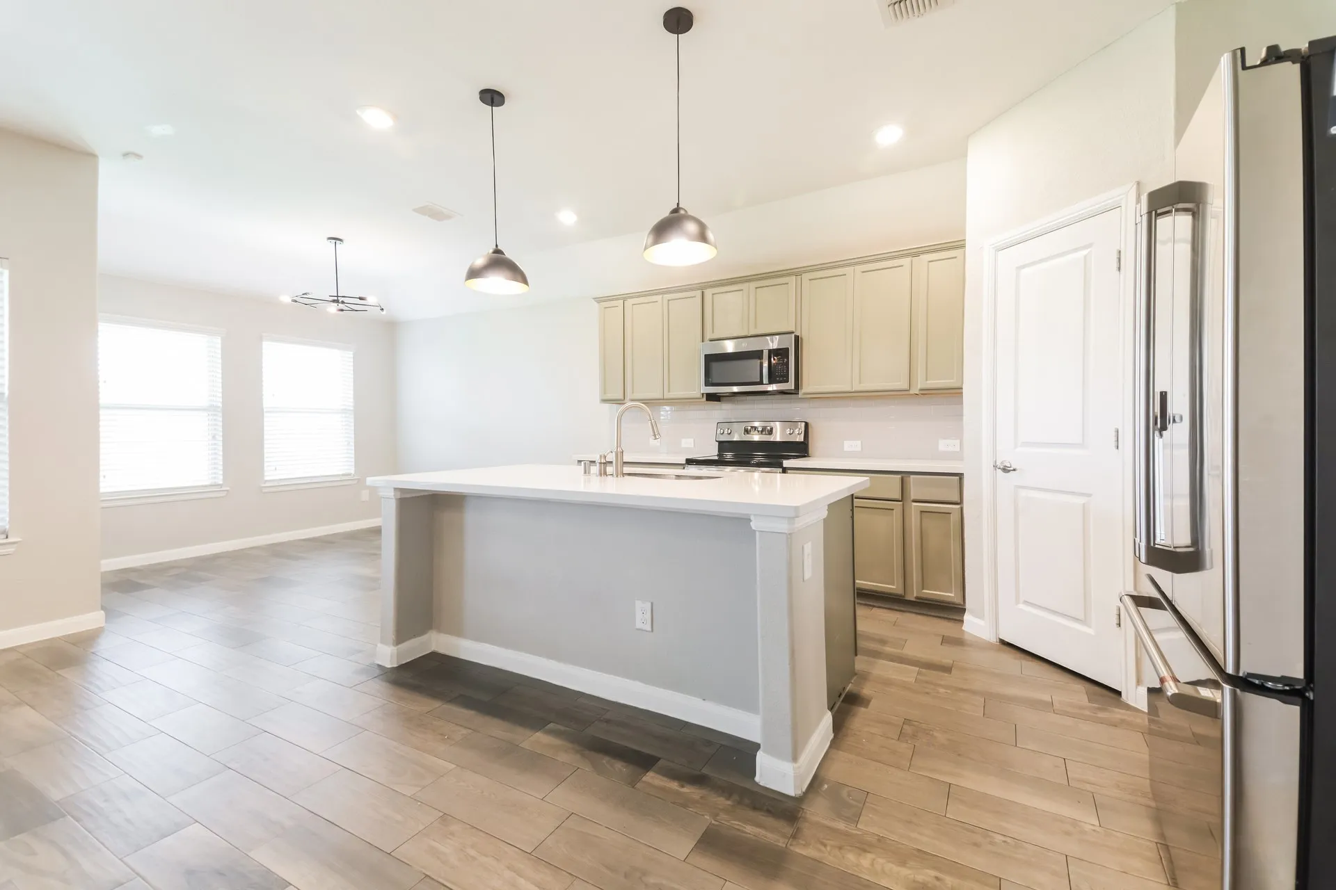 Single Family Residence For Sale in Kaufman County , 116 Caddo Lake Court, Forney, Texas 75126, 3 Bedroom, 3 Bathroom, 2 Garage spaces, 2,296 Sqft, built in 2018, mls#21311089, Real Estate Agent in Forney, Homes For Sale in Kaufman county, Homes For Sale in Forney, Realtor in Forney Texas, Real Estate Brokerage Independent Realty Texas, Luminita Cordes Realtor