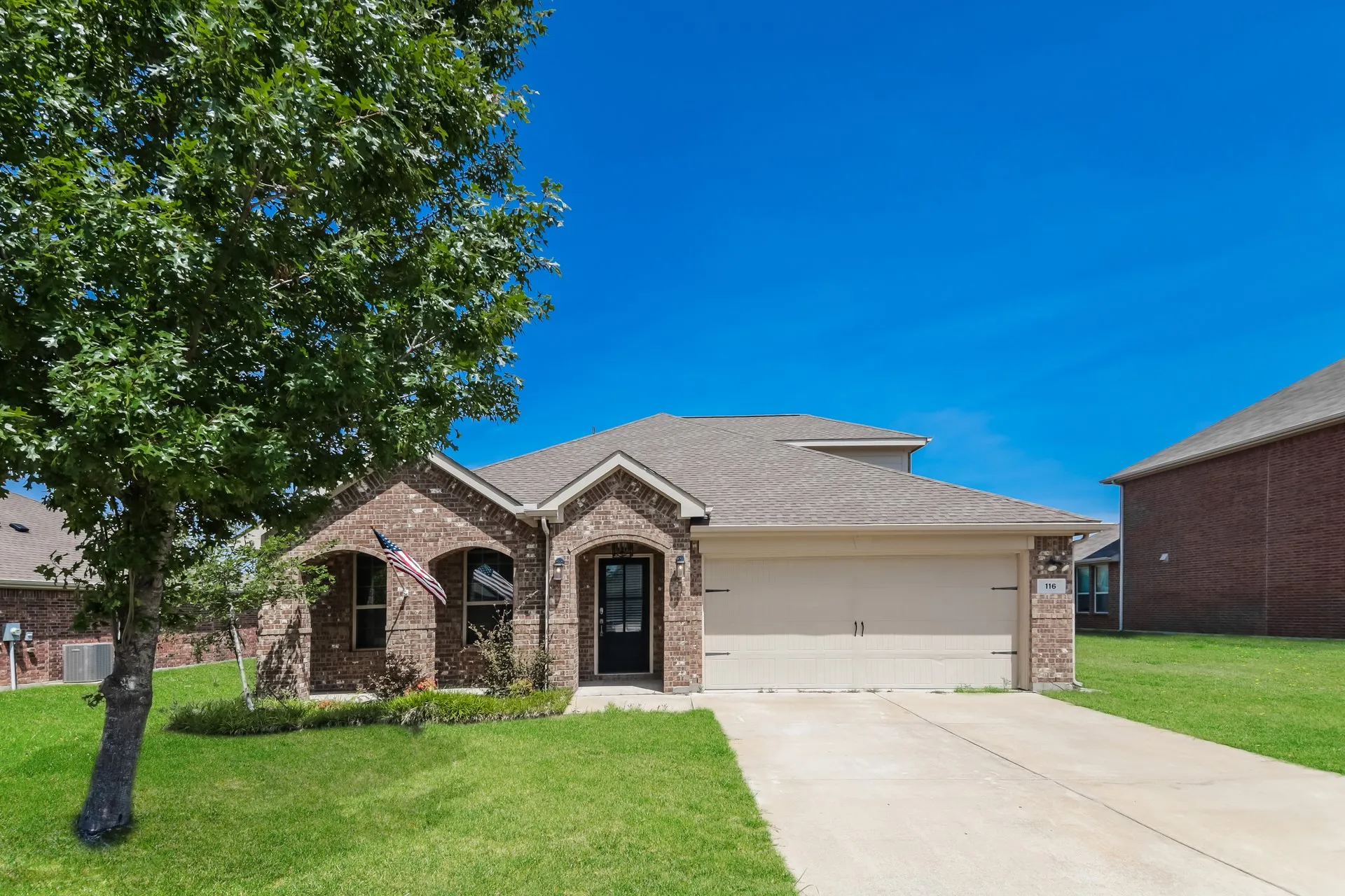 Single Family Residence For Sale in Kaufman County , 116 Caddo Lake Court, Forney, Texas 75126, 3 Bedroom, 3 Bathroom, 2 Garage spaces, 2,296 Sqft, built in 2018, mls#21311089, Real Estate Agent in Forney, Homes For Sale in Kaufman county, Homes For Sale in Forney, Realtor in Forney Texas, Real Estate Brokerage Independent Realty Texas, Luminita Cordes Realtor