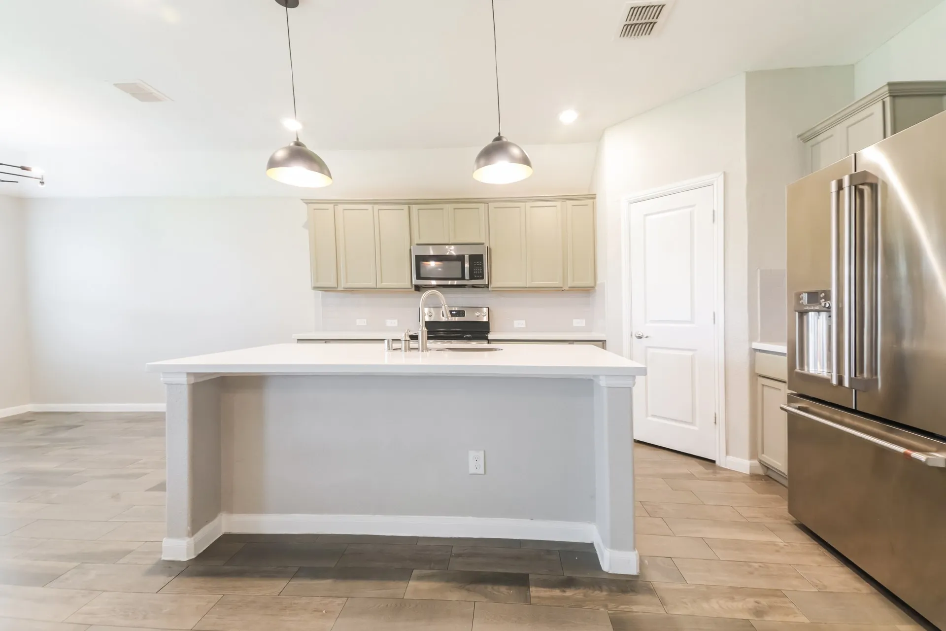 Single Family Residence For Sale in Kaufman County , 116 Caddo Lake Court, Forney, Texas 75126, 3 Bedroom, 3 Bathroom, 2 Garage spaces, 2,296 Sqft, built in 2018, mls#21311089, Real Estate Agent in Forney, Homes For Sale in Kaufman county, Homes For Sale in Forney, Realtor in Forney Texas, Real Estate Brokerage Independent Realty Texas, Luminita Cordes Realtor