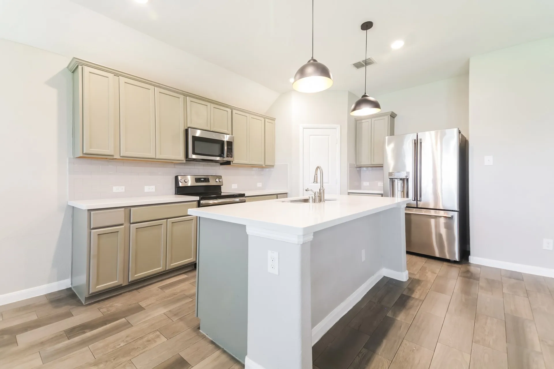 Single Family Residence For Sale in Kaufman County , 116 Caddo Lake Court, Forney, Texas 75126, 3 Bedroom, 3 Bathroom, 2 Garage spaces, 2,296 Sqft, built in 2018, mls#21311089, Real Estate Agent in Forney, Homes For Sale in Kaufman county, Homes For Sale in Forney, Realtor in Forney Texas, Real Estate Brokerage Independent Realty Texas, Luminita Cordes Realtor