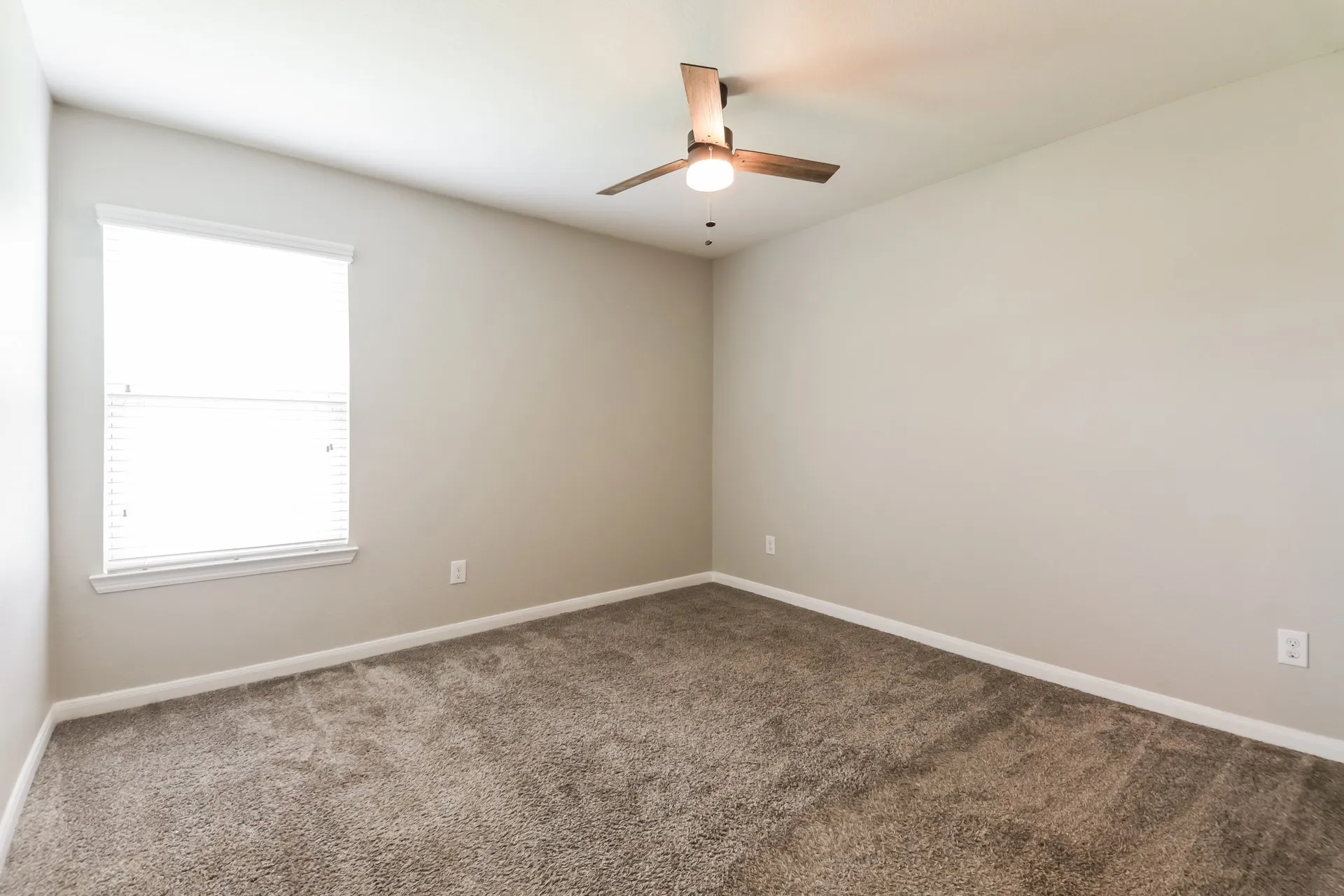 Single Family Residence For Sale in Kaufman County , 116 Caddo Lake Court, Forney, Texas 75126, 3 Bedroom, 3 Bathroom, 2 Garage spaces, 2,296 Sqft, built in 2018, mls#21311089, Real Estate Agent in Forney, Homes For Sale in Kaufman county, Homes For Sale in Forney, Realtor in Forney Texas, Real Estate Brokerage Independent Realty Texas, Luminita Cordes Realtor