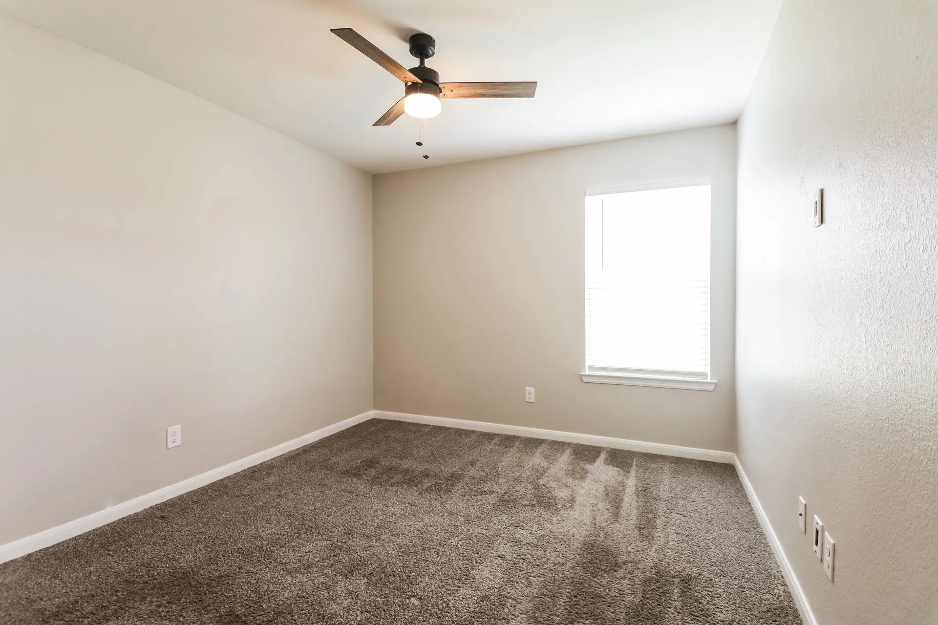 Single Family Residence For Sale in Kaufman County , 116 Caddo Lake Court, Forney, Texas 75126, 3 Bedroom, 3 Bathroom, 2 Garage spaces, 2,296 Sqft, built in 2018, mls#21311089, Real Estate Agent in Forney, Homes For Sale in Kaufman county, Homes For Sale in Forney, Realtor in Forney Texas, Real Estate Brokerage Independent Realty Texas, Luminita Cordes Realtor