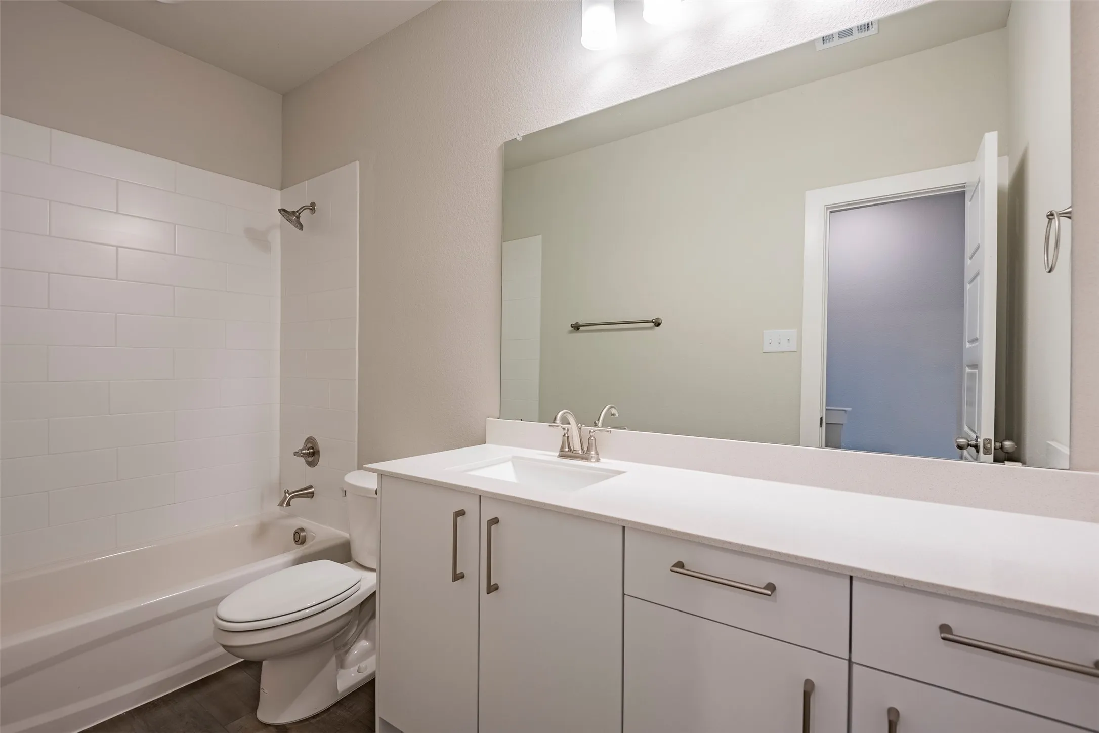 Duplex For Rent in Ellis County , 640 Wheatfield Drive, Venus, Texas 76084, 4 Bedroom, 3 Bathroom, 2 Garage spaces, 1,926 Sqft, built in 2023, mls#21312696, Real Estate Agent in Venus, Homes For Rent in Ellis county, Homes For Rent in Venus, Realtor in Venus Texas, Real Estate Brokerage Independent Realty Texas, Luminita Cordes Realtor