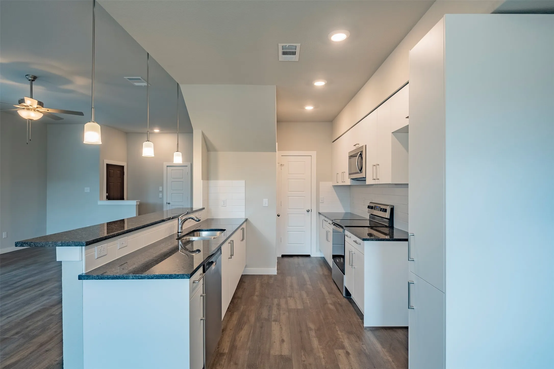 Duplex For Rent in Ellis County , 640 Wheatfield Drive, Venus, Texas 76084, 4 Bedroom, 3 Bathroom, 2 Garage spaces, 1,926 Sqft, built in 2023, mls#21312696, Real Estate Agent in Venus, Homes For Rent in Ellis county, Homes For Rent in Venus, Realtor in Venus Texas, Real Estate Brokerage Independent Realty Texas, Luminita Cordes Realtor