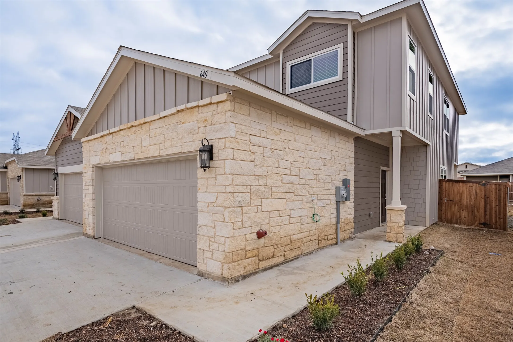 Duplex For Rent in Ellis County , 640 Wheatfield Drive, Venus, Texas 76084, 4 Bedroom, 3 Bathroom, 2 Garage spaces, 1,926 Sqft, built in 2023, mls#21312696, Real Estate Agent in Venus, Homes For Rent in Ellis county, Homes For Rent in Venus, Realtor in Venus Texas, Real Estate Brokerage Independent Realty Texas, Luminita Cordes Realtor