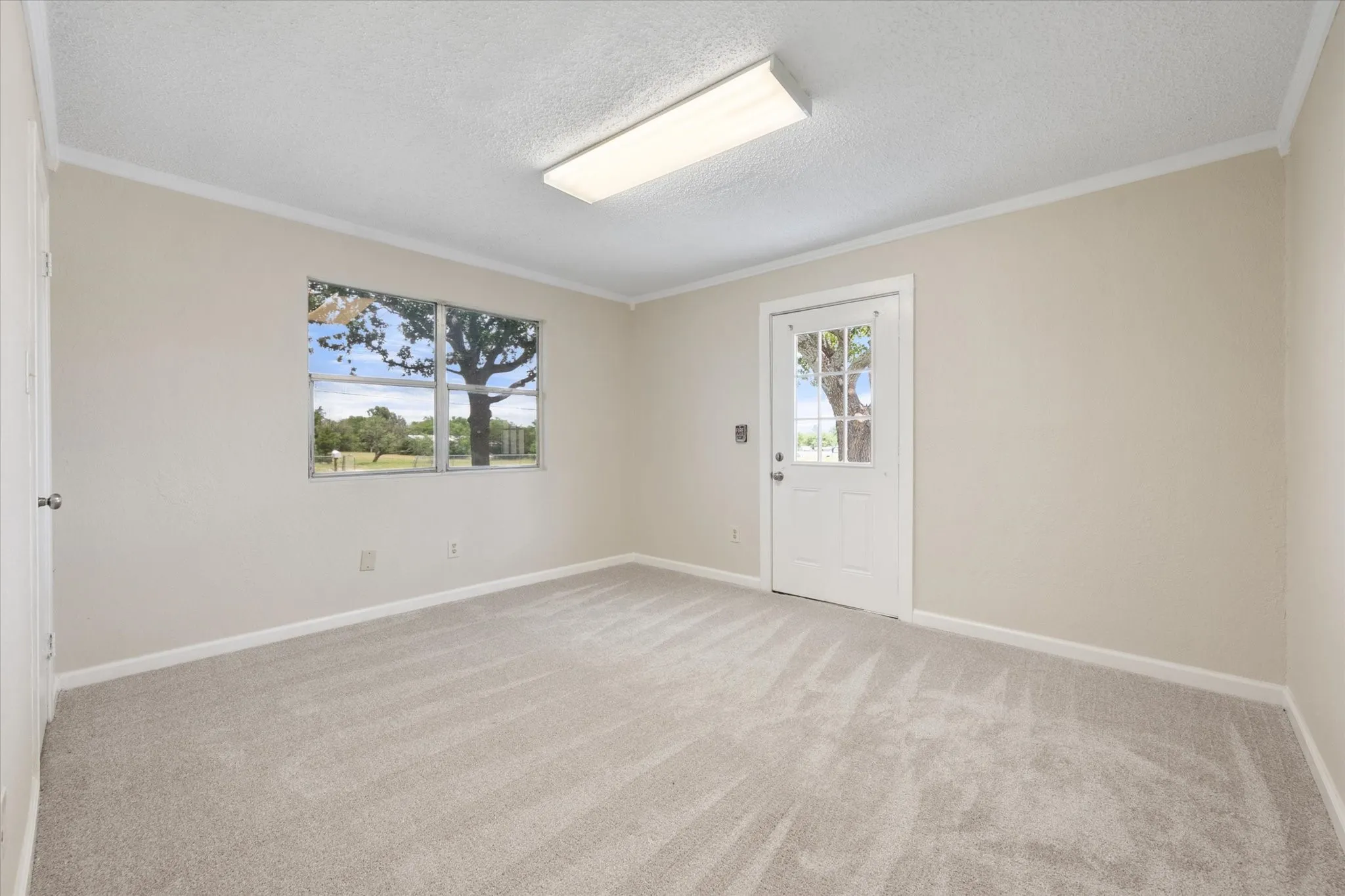 Single Family Residence For Sale in Navarro County , 5835 County Road 2091, Corsicana, Texas 75110, 5 Bedroom, 3 Bathroom, Garage spaces, 2,679 Sqft, built in 1979, mls#21301242, Real Estate Agent in Corsicana, Homes For Sale in Navarro county, Homes For Sale in Corsicana, Realtor in Corsicana Texas, Real Estate Brokerage Independent Realty Texas, Luminita Cordes Realtor
