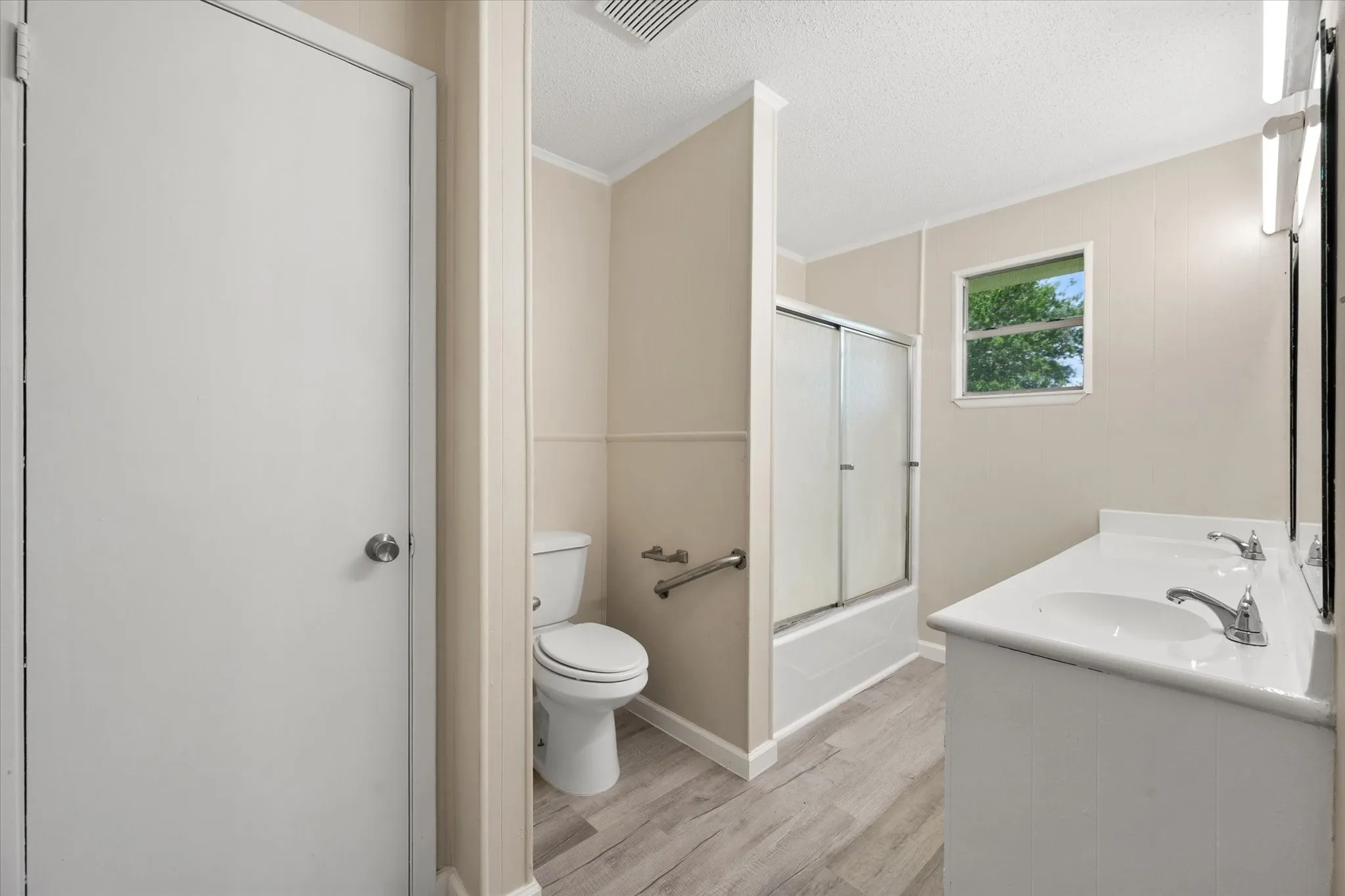 Single Family Residence For Sale in Navarro County , 5835 County Road 2091, Corsicana, Texas 75110, 5 Bedroom, 3 Bathroom, Garage spaces, 2,679 Sqft, built in 1979, mls#21301242, Real Estate Agent in Corsicana, Homes For Sale in Navarro county, Homes For Sale in Corsicana, Realtor in Corsicana Texas, Real Estate Brokerage Independent Realty Texas, Luminita Cordes Realtor