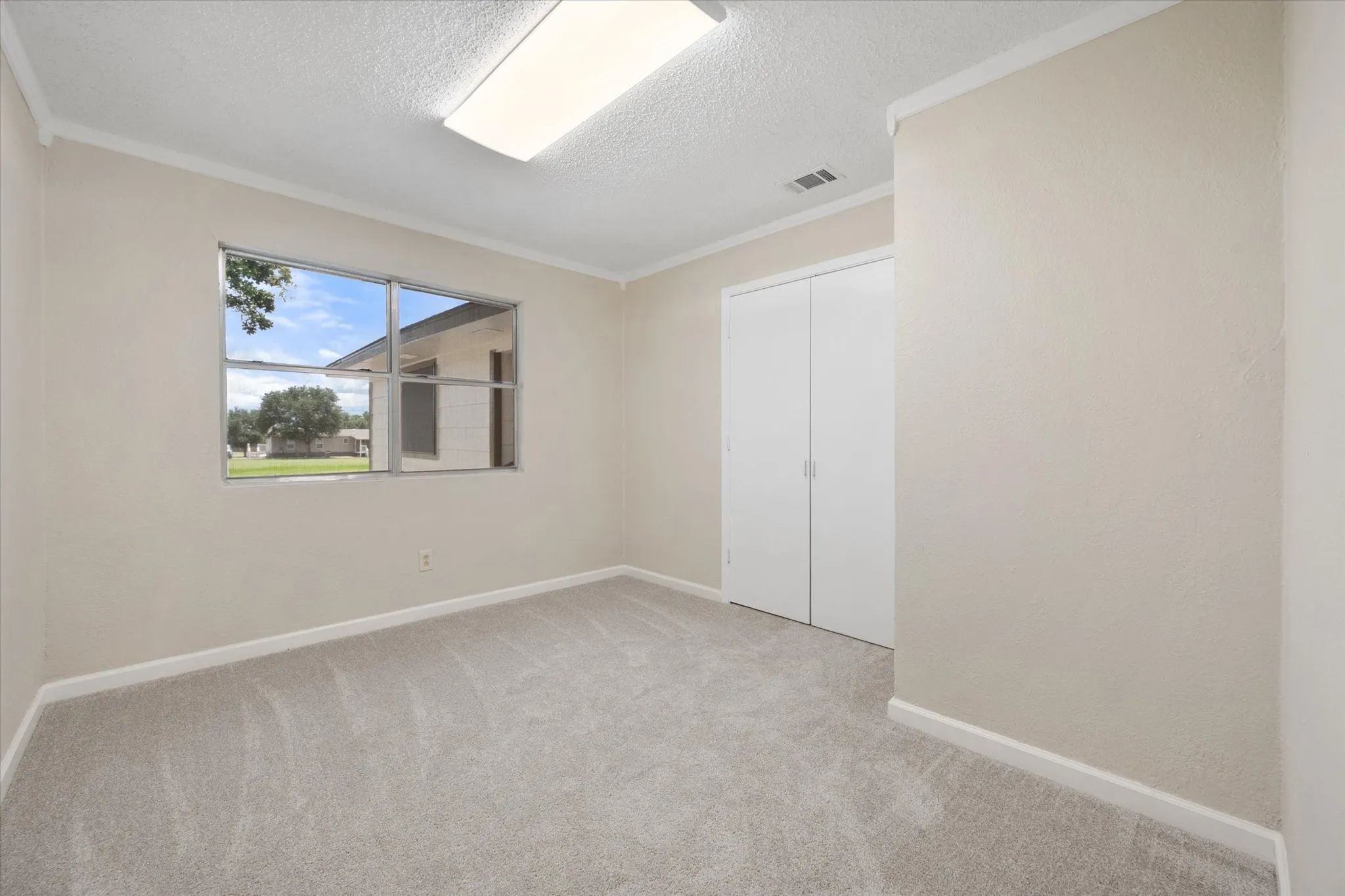 Single Family Residence For Sale in Navarro County , 5835 County Road 2091, Corsicana, Texas 75110, 5 Bedroom, 3 Bathroom, Garage spaces, 2,679 Sqft, built in 1979, mls#21301242, Real Estate Agent in Corsicana, Homes For Sale in Navarro county, Homes For Sale in Corsicana, Realtor in Corsicana Texas, Real Estate Brokerage Independent Realty Texas, Luminita Cordes Realtor