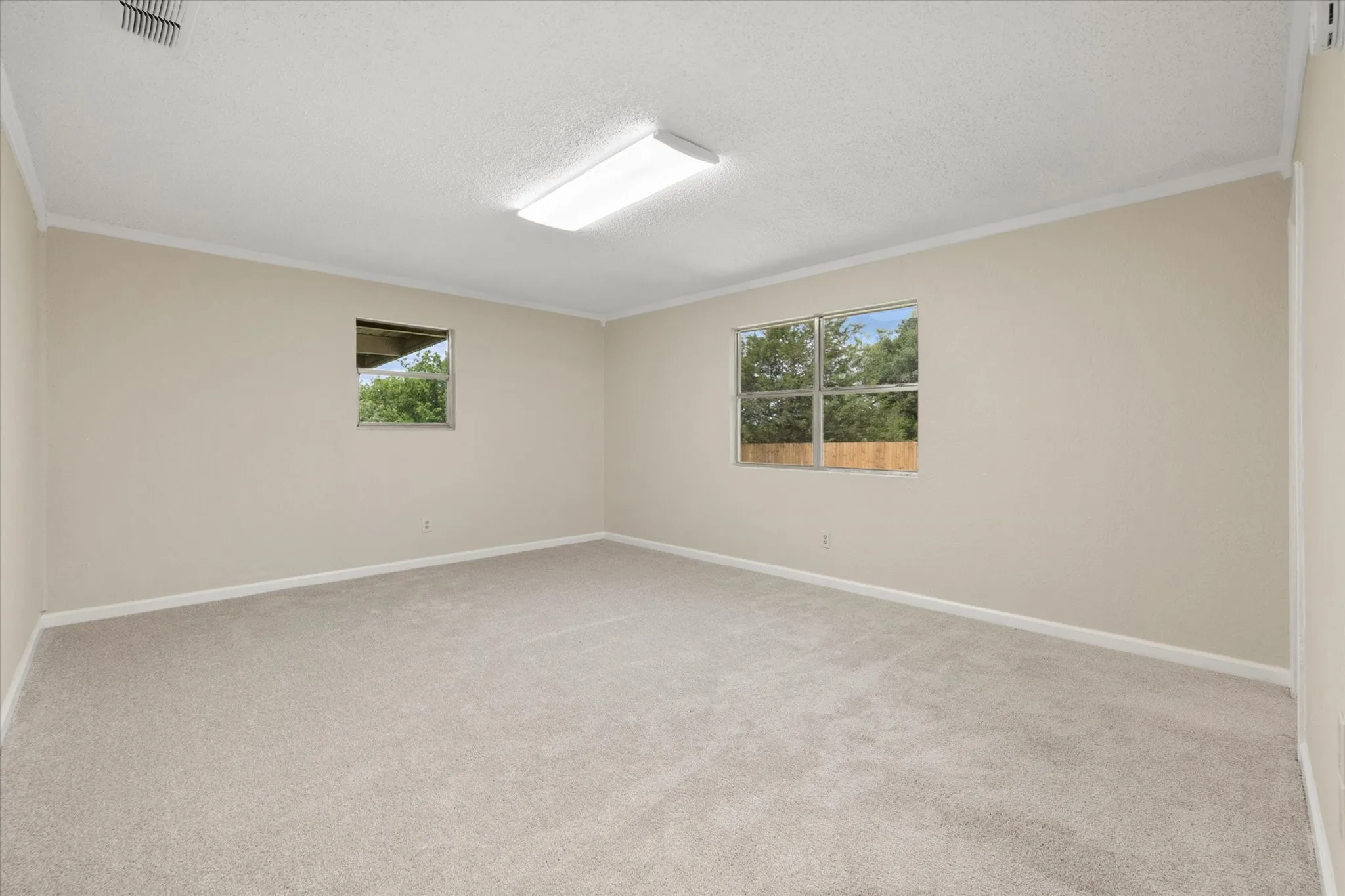 Single Family Residence For Sale in Navarro County , 5835 County Road 2091, Corsicana, Texas 75110, 5 Bedroom, 3 Bathroom, Garage spaces, 2,679 Sqft, built in 1979, mls#21301242, Real Estate Agent in Corsicana, Homes For Sale in Navarro county, Homes For Sale in Corsicana, Realtor in Corsicana Texas, Real Estate Brokerage Independent Realty Texas, Luminita Cordes Realtor