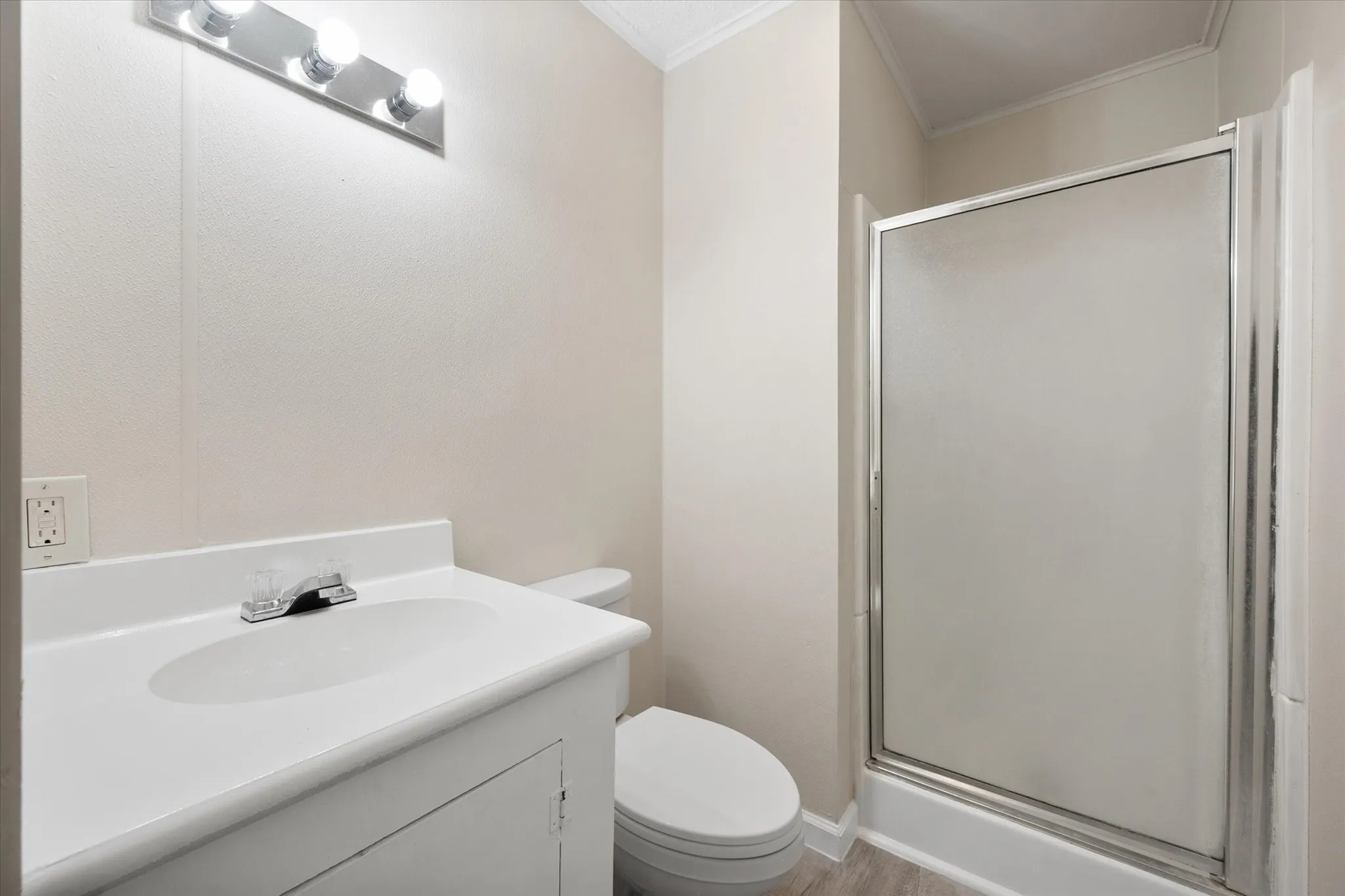 Single Family Residence For Sale in Navarro County , 5835 County Road 2091, Corsicana, Texas 75110, 5 Bedroom, 3 Bathroom, Garage spaces, 2,679 Sqft, built in 1979, mls#21301242, Real Estate Agent in Corsicana, Homes For Sale in Navarro county, Homes For Sale in Corsicana, Realtor in Corsicana Texas, Real Estate Brokerage Independent Realty Texas, Luminita Cordes Realtor
