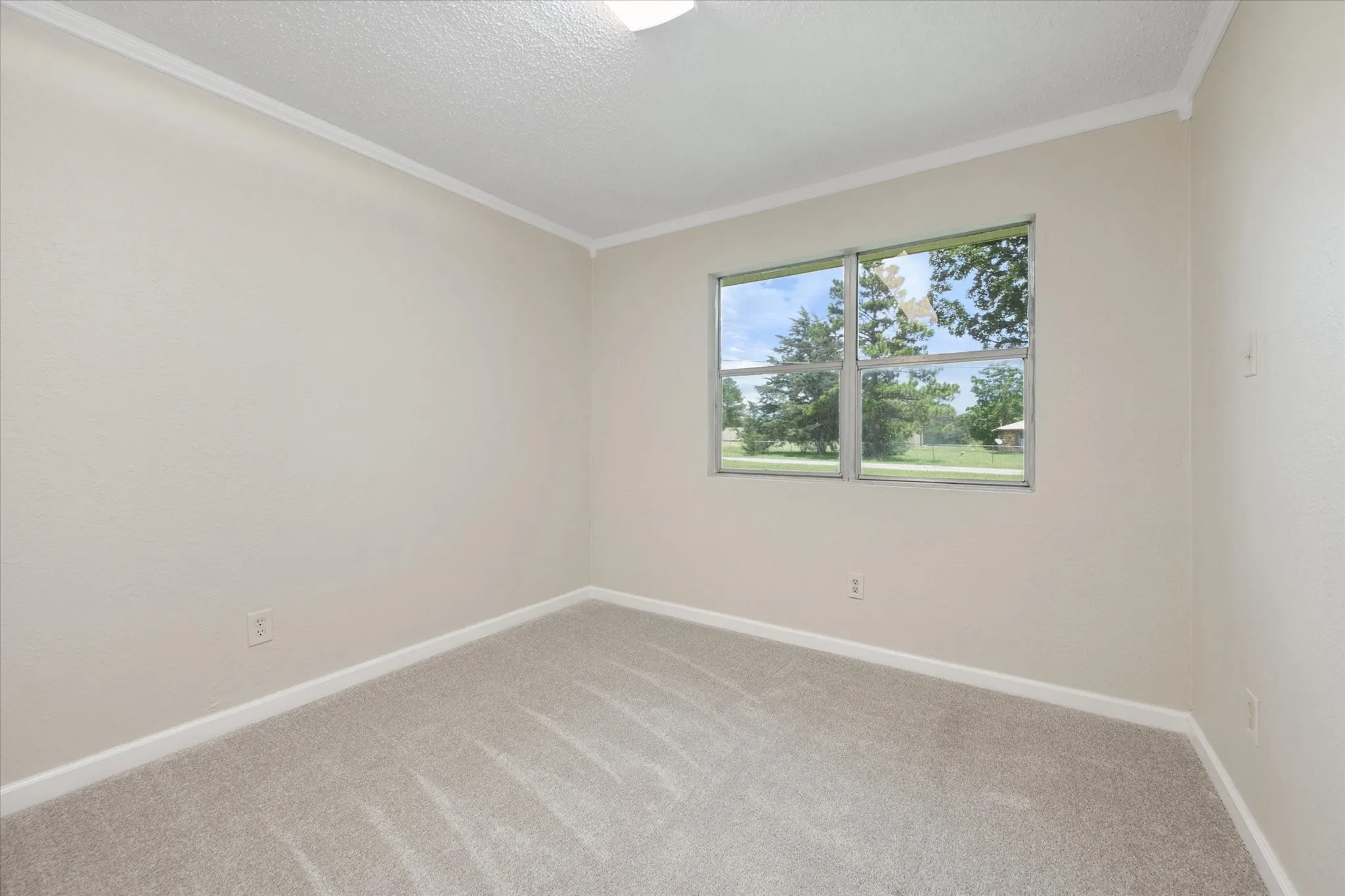 Single Family Residence For Sale in Navarro County , 5835 County Road 2091, Corsicana, Texas 75110, 5 Bedroom, 3 Bathroom, Garage spaces, 2,679 Sqft, built in 1979, mls#21301242, Real Estate Agent in Corsicana, Homes For Sale in Navarro county, Homes For Sale in Corsicana, Realtor in Corsicana Texas, Real Estate Brokerage Independent Realty Texas, Luminita Cordes Realtor