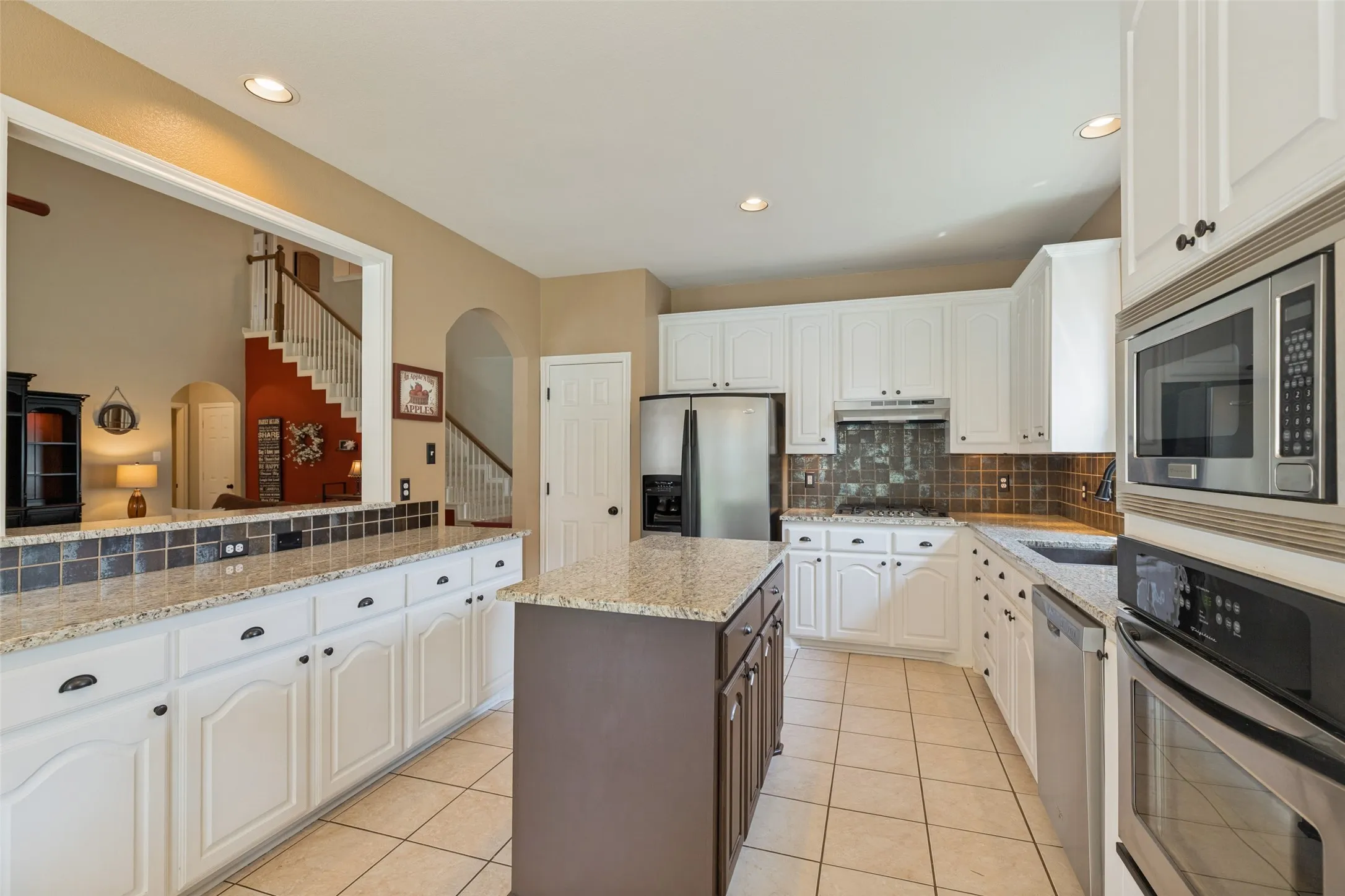 Single Family Residence For Sale in Collin County , 2716 Parkside Lane, Mc Kinney, Texas 75072, 5 Bedroom, 4 Bathroom, 2 Garage spaces, 3,527 Sqft, built in 1999, mls#21312139, Real Estate Agent in Mc Kinney, Homes For Sale in Collin county, Homes For Sale in Mc Kinney, Realtor in Mc Kinney Texas, Real Estate Brokerage Independent Realty Texas, Luminita Cordes Realtor