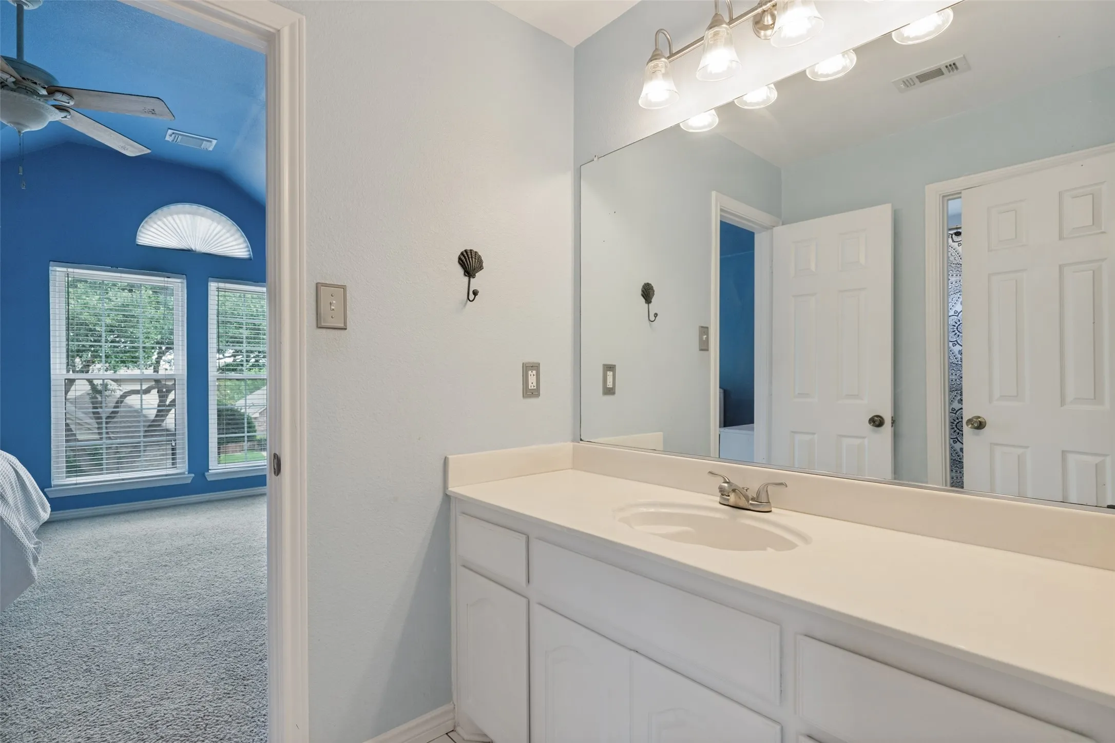 Single Family Residence For Sale in Collin County , 2716 Parkside Lane, Mc Kinney, Texas 75072, 5 Bedroom, 4 Bathroom, 2 Garage spaces, 3,527 Sqft, built in 1999, mls#21312139, Real Estate Agent in Mc Kinney, Homes For Sale in Collin county, Homes For Sale in Mc Kinney, Realtor in Mc Kinney Texas, Real Estate Brokerage Independent Realty Texas, Luminita Cordes Realtor