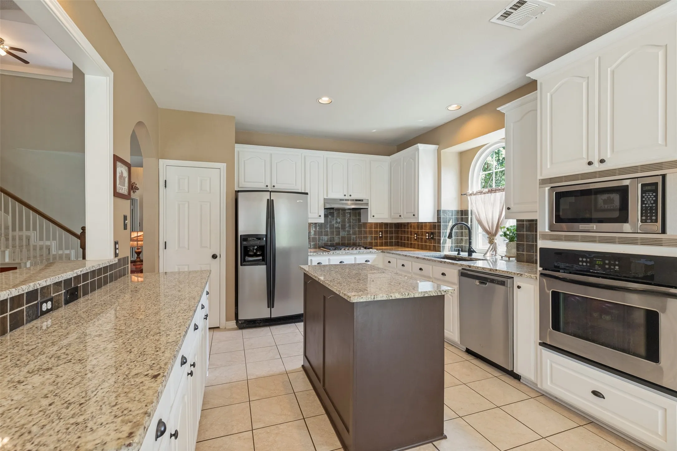 Single Family Residence For Sale in Collin County , 2716 Parkside Lane, Mc Kinney, Texas 75072, 5 Bedroom, 4 Bathroom, 2 Garage spaces, 3,527 Sqft, built in 1999, mls#21312139, Real Estate Agent in Mc Kinney, Homes For Sale in Collin county, Homes For Sale in Mc Kinney, Realtor in Mc Kinney Texas, Real Estate Brokerage Independent Realty Texas, Luminita Cordes Realtor