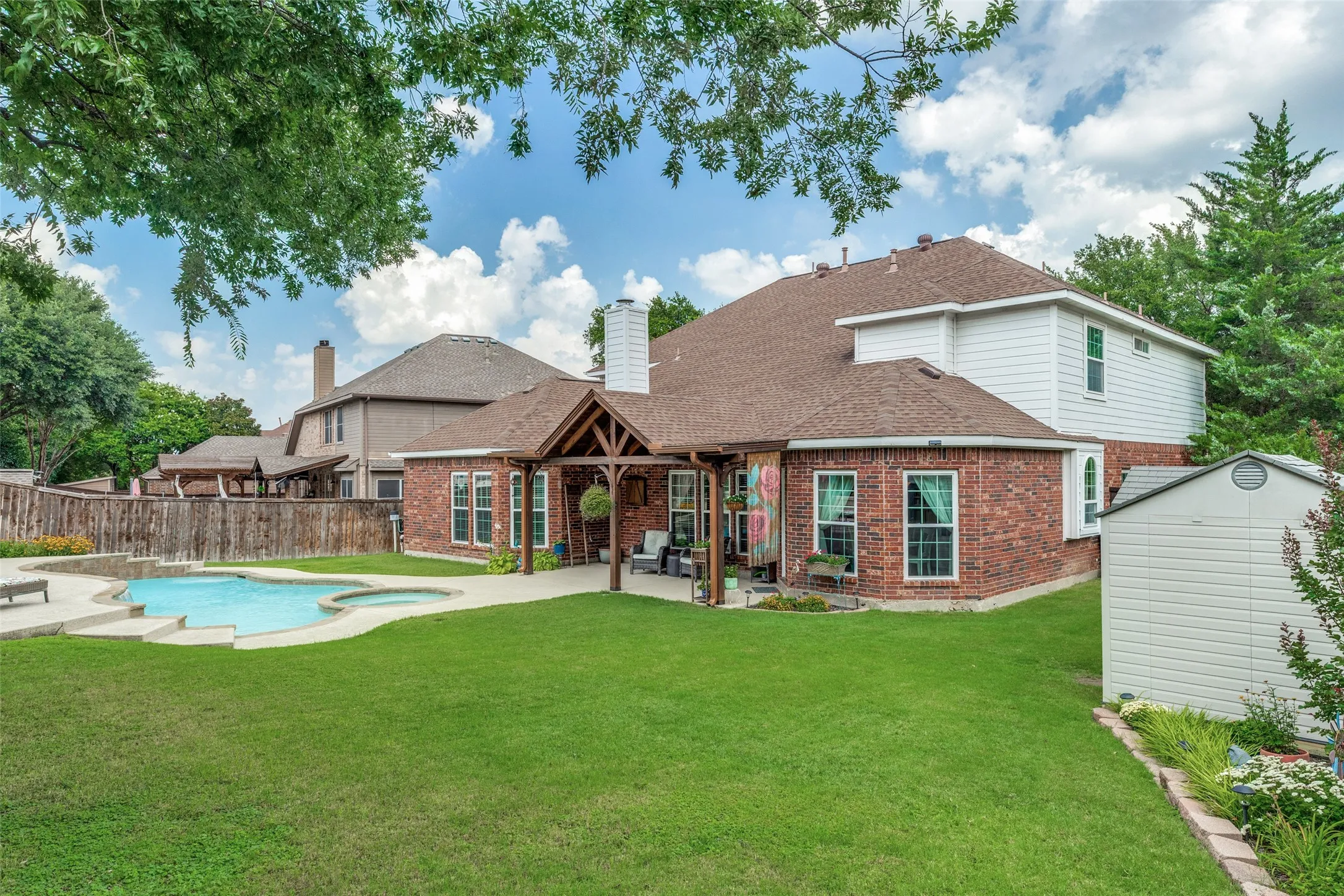 Single Family Residence For Sale in Collin County , 2716 Parkside Lane, Mc Kinney, Texas 75072, 5 Bedroom, 4 Bathroom, 2 Garage spaces, 3,527 Sqft, built in 1999, mls#21312139, Real Estate Agent in Mc Kinney, Homes For Sale in Collin county, Homes For Sale in Mc Kinney, Realtor in Mc Kinney Texas, Real Estate Brokerage Independent Realty Texas, Luminita Cordes Realtor