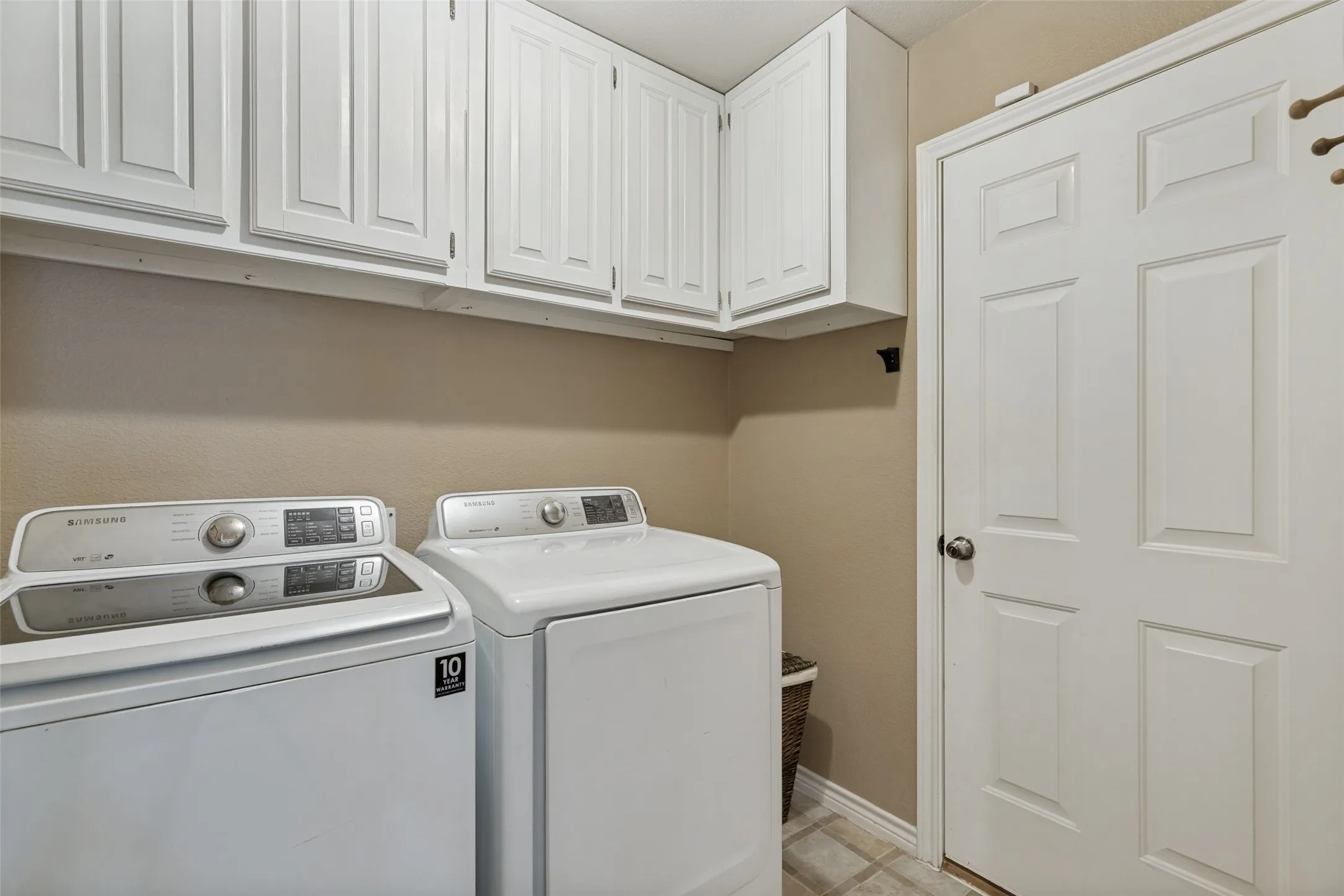 Single Family Residence For Sale in Collin County , 2716 Parkside Lane, Mc Kinney, Texas 75072, 5 Bedroom, 4 Bathroom, 2 Garage spaces, 3,527 Sqft, built in 1999, mls#21312139, Real Estate Agent in Mc Kinney, Homes For Sale in Collin county, Homes For Sale in Mc Kinney, Realtor in Mc Kinney Texas, Real Estate Brokerage Independent Realty Texas, Luminita Cordes Realtor