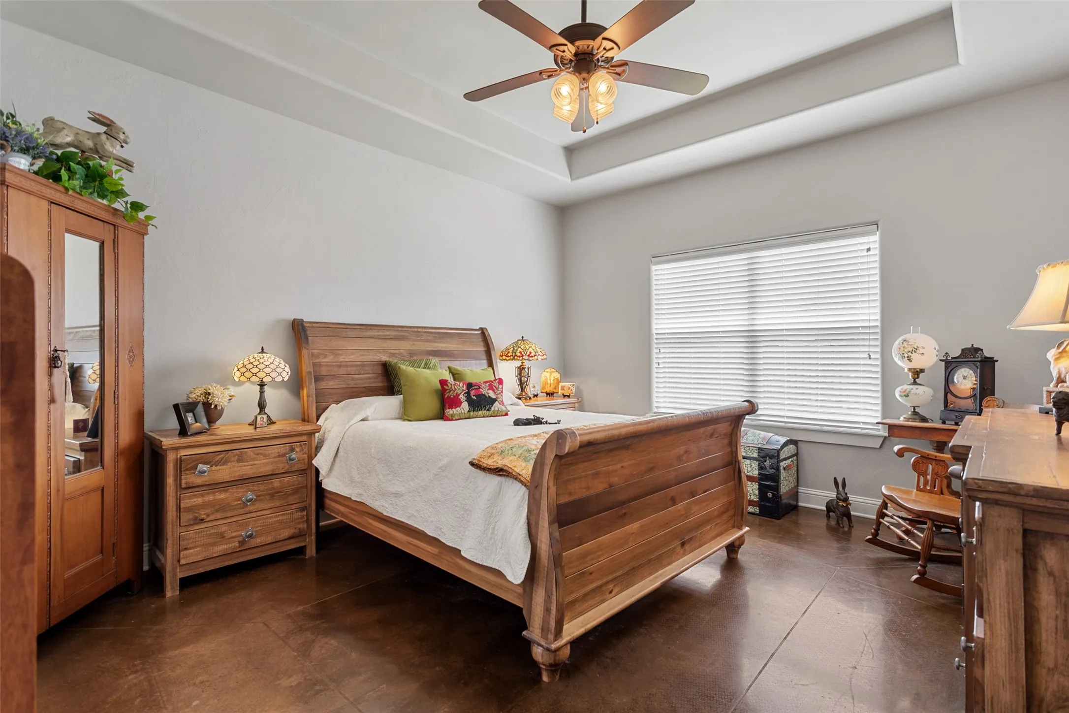 Single Family Residence For Sale in Smith County , 1505 Lucy Circle, Lindale, Texas 75771, 3 Bedroom, 2 Bathroom, 1 Garage spaces, 1,860 Sqft, built in 2012, mls#21312711, Real Estate Agent in Lindale, Homes For Sale in Smith county, Homes For Sale in Lindale, Realtor in Lindale Texas, Real Estate Brokerage Independent Realty Texas, Luminita Cordes Realtor