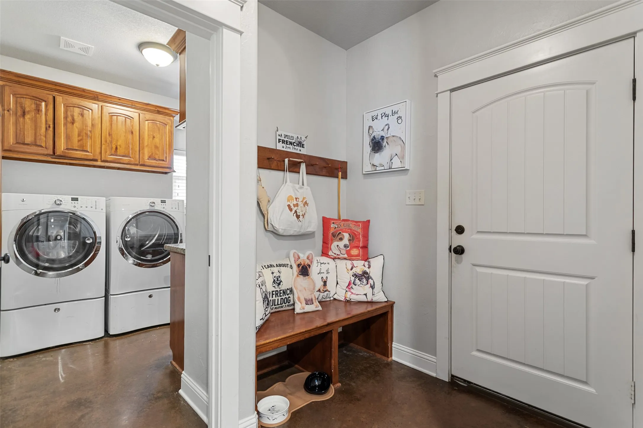 Single Family Residence For Sale in Smith County , 1505 Lucy Circle, Lindale, Texas 75771, 3 Bedroom, 2 Bathroom, 1 Garage spaces, 1,860 Sqft, built in 2012, mls#21312711, Real Estate Agent in Lindale, Homes For Sale in Smith county, Homes For Sale in Lindale, Realtor in Lindale Texas, Real Estate Brokerage Independent Realty Texas, Luminita Cordes Realtor
