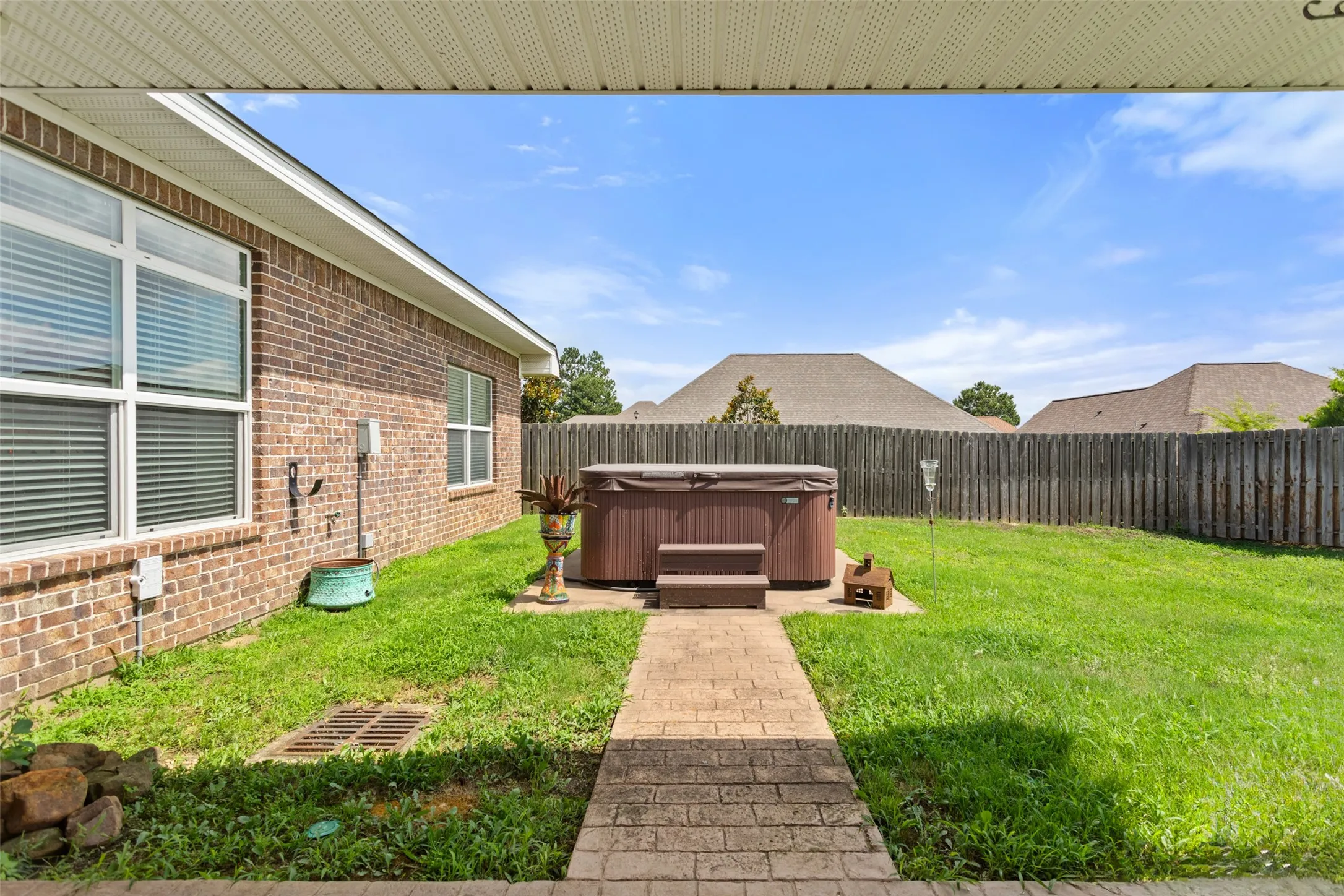 Single Family Residence For Sale in Smith County , 1505 Lucy Circle, Lindale, Texas 75771, 3 Bedroom, 2 Bathroom, 1 Garage spaces, 1,860 Sqft, built in 2012, mls#21312711, Real Estate Agent in Lindale, Homes For Sale in Smith county, Homes For Sale in Lindale, Realtor in Lindale Texas, Real Estate Brokerage Independent Realty Texas, Luminita Cordes Realtor