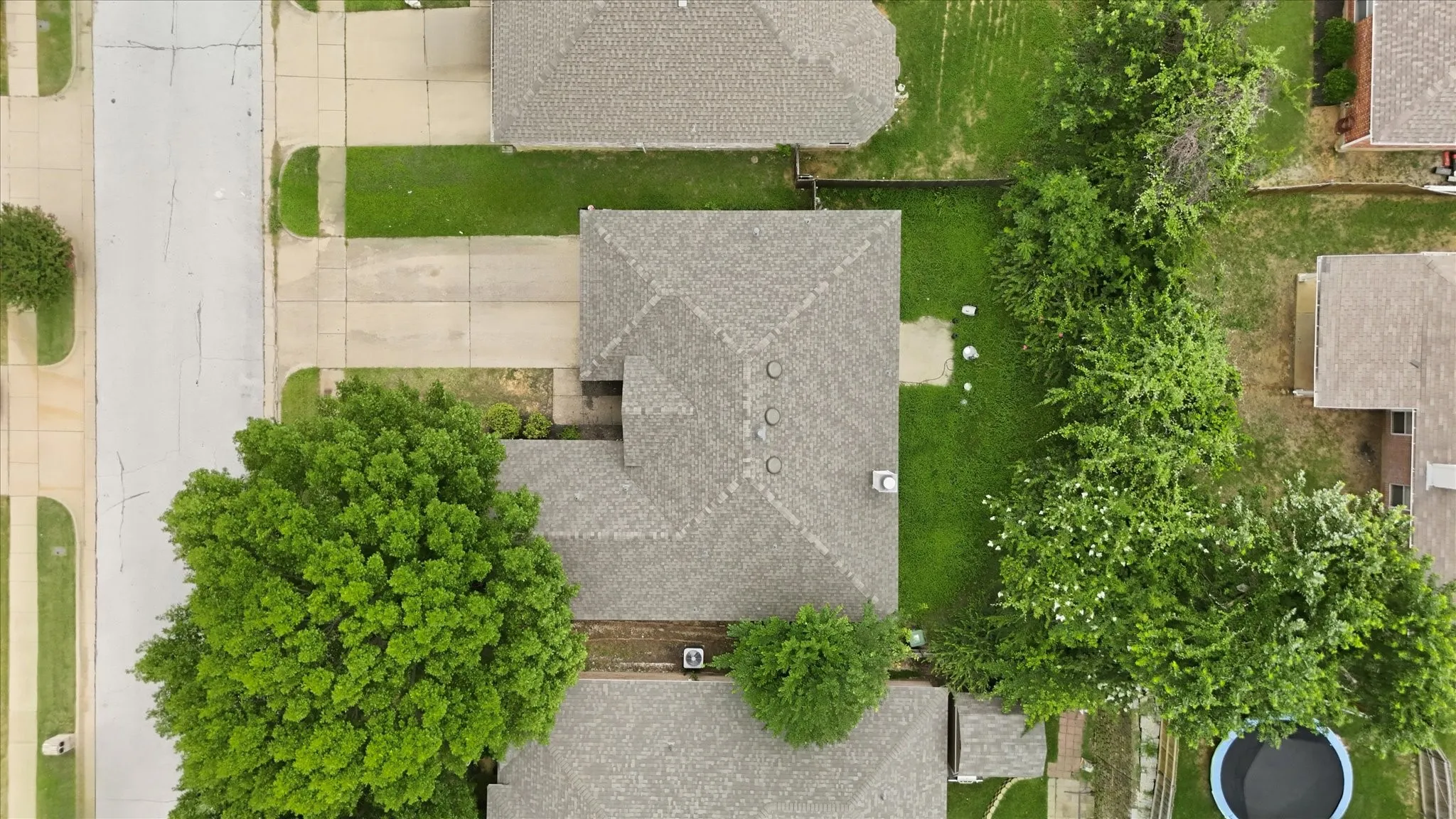 Single Family Residence For Sale in Tarrant County , 5002 Bayberry Drive, Arlington, Texas 76017, 3 Bedroom, 2 Bathroom, 2 Garage spaces, 1,775 Sqft, built in 2002, mls#21303978, Real Estate Agent in Arlington, Homes For Sale in Tarrant county, Homes For Sale in Arlington, Realtor in Arlington Texas, Real Estate Brokerage Independent Realty Texas, Luminita Cordes Realtor