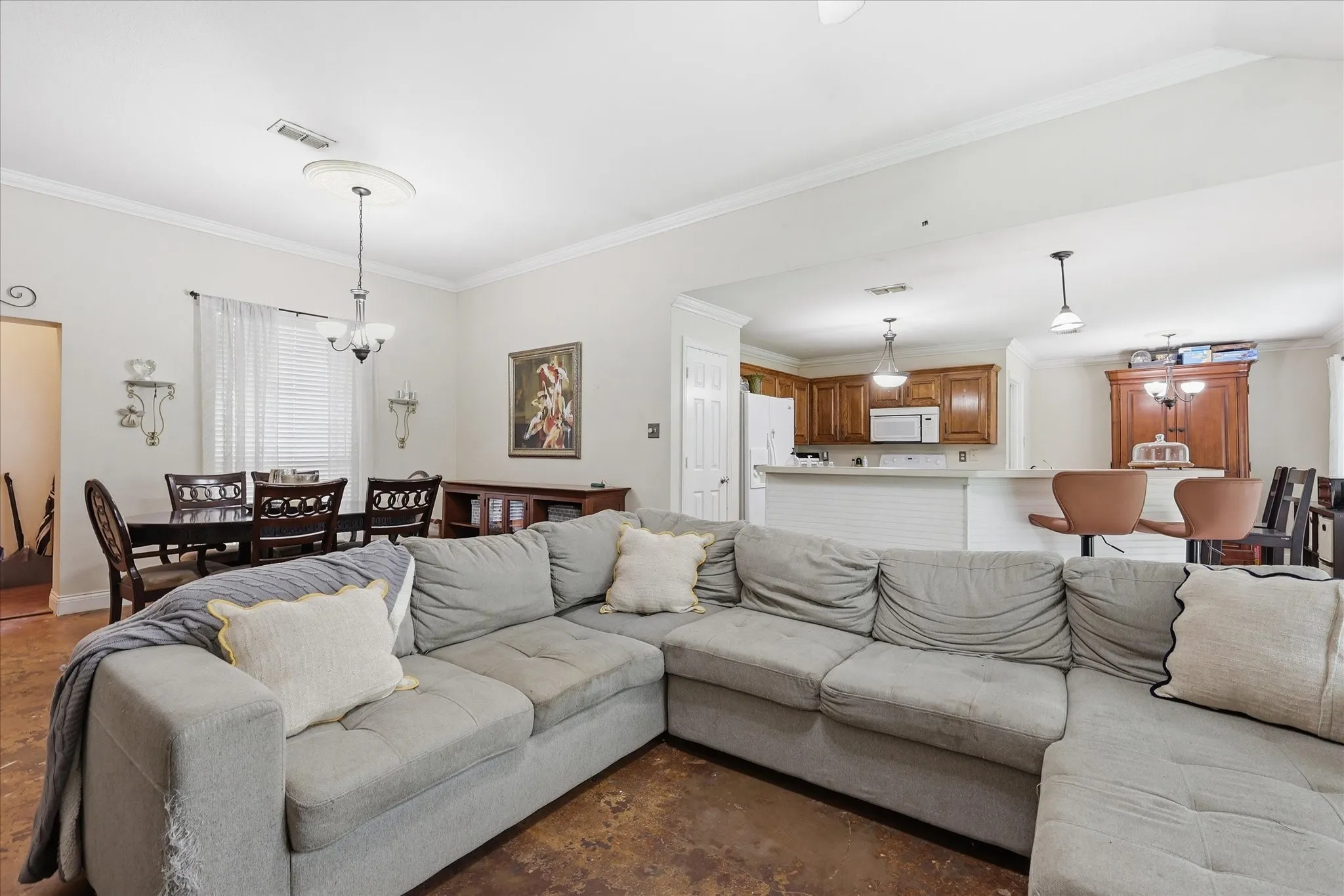 Single Family Residence For Sale in Tarrant County , 5002 Bayberry Drive, Arlington, Texas 76017, 3 Bedroom, 2 Bathroom, 2 Garage spaces, 1,775 Sqft, built in 2002, mls#21303978, Real Estate Agent in Arlington, Homes For Sale in Tarrant county, Homes For Sale in Arlington, Realtor in Arlington Texas, Real Estate Brokerage Independent Realty Texas, Luminita Cordes Realtor