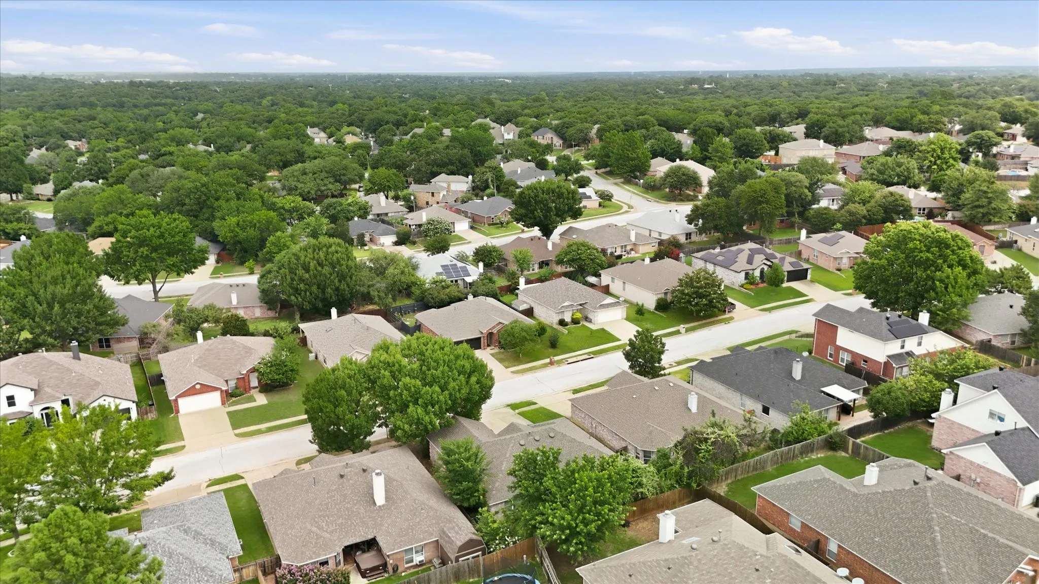 Single Family Residence For Sale in Tarrant County , 5002 Bayberry Drive, Arlington, Texas 76017, 3 Bedroom, 2 Bathroom, 2 Garage spaces, 1,775 Sqft, built in 2002, mls#21303978, Real Estate Agent in Arlington, Homes For Sale in Tarrant county, Homes For Sale in Arlington, Realtor in Arlington Texas, Real Estate Brokerage Independent Realty Texas, Luminita Cordes Realtor